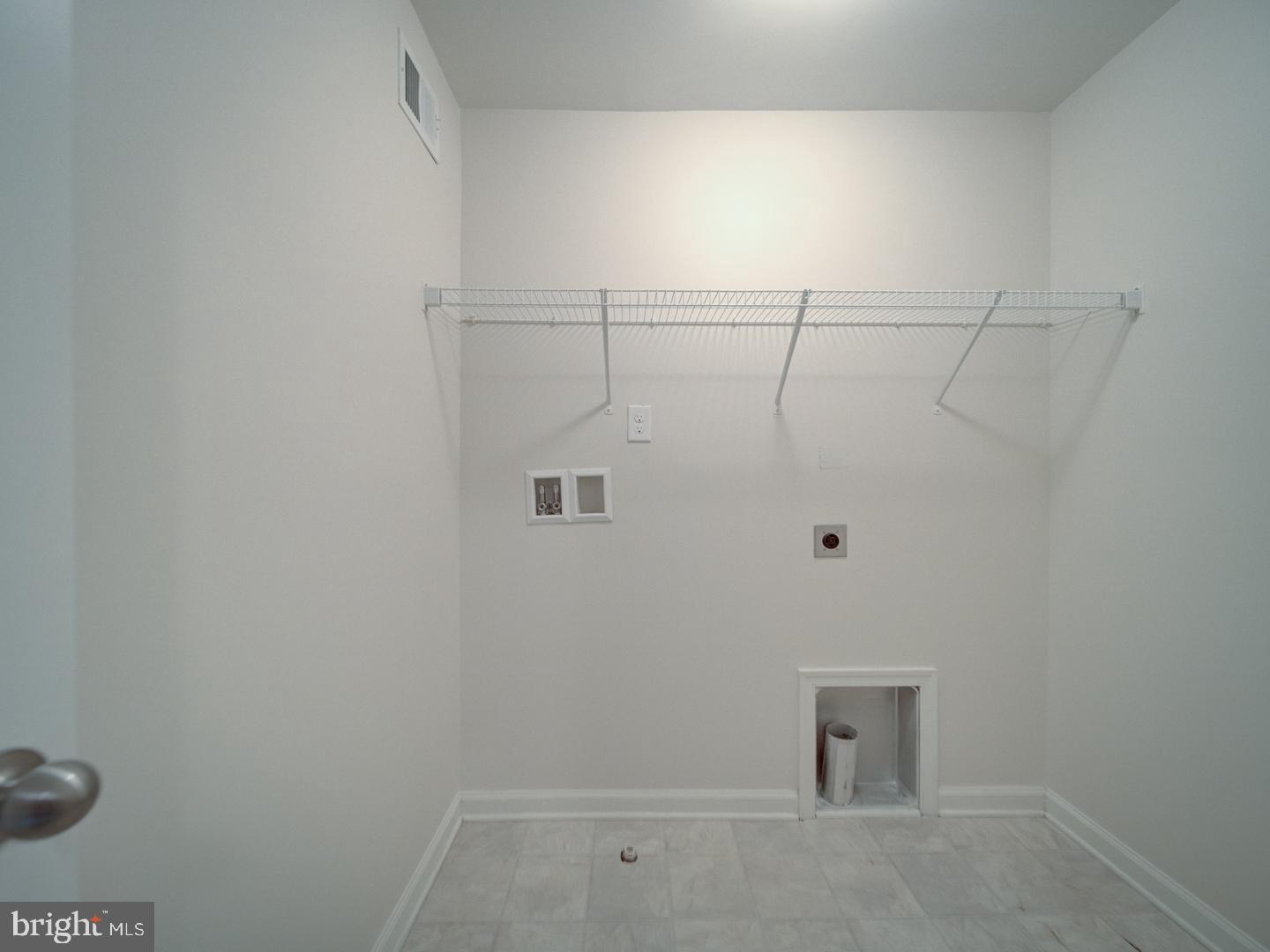 CASCADES PLACE CONDOMINIUM - Residential Lease