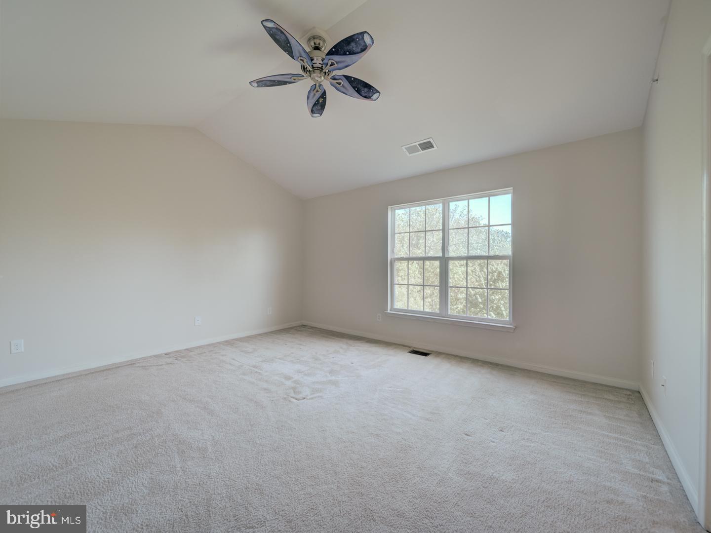 CASCADES PLACE CONDOMINIUM - Residential Lease