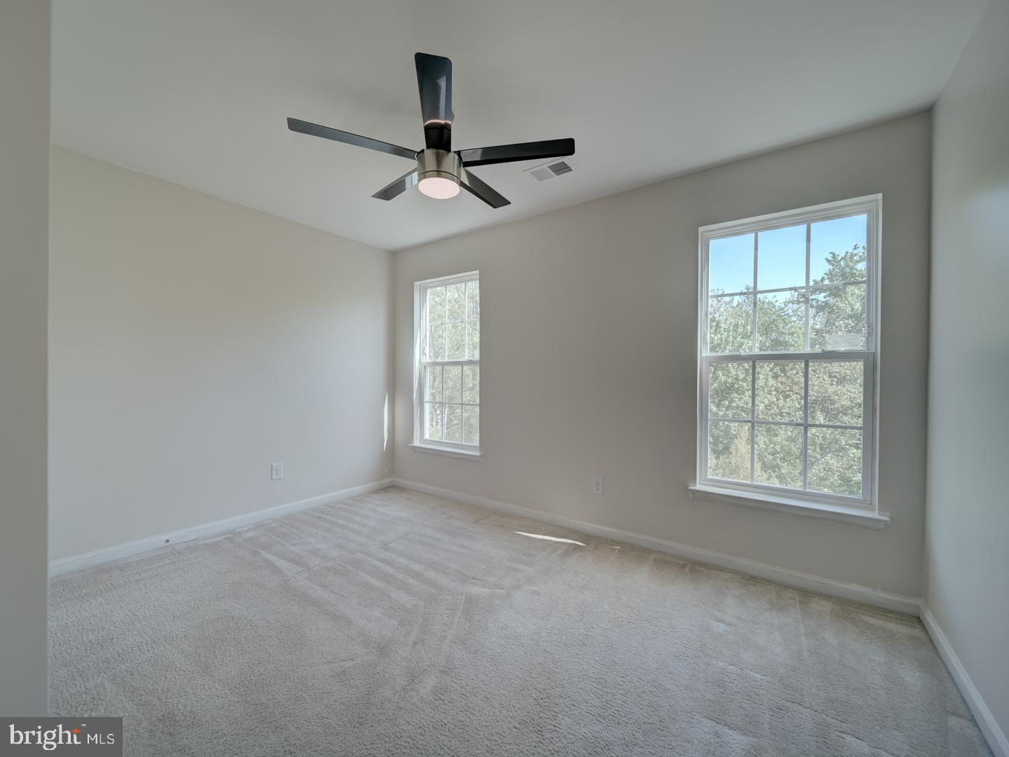 CASCADES PLACE CONDOMINIUM - Residential Lease