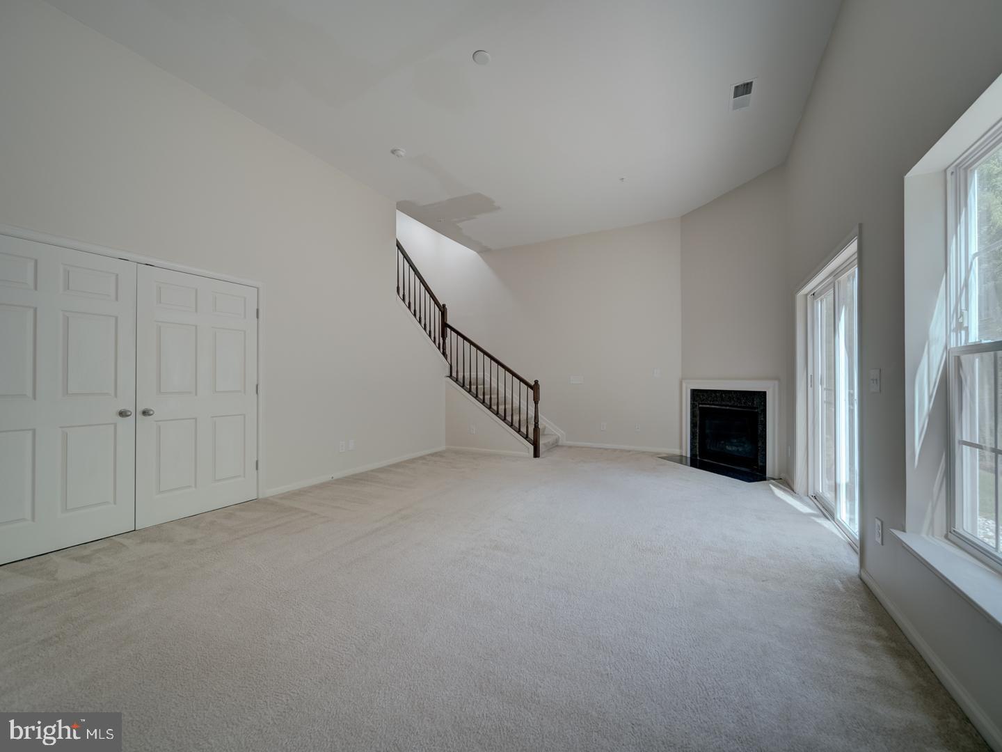 CASCADES PLACE CONDOMINIUM - Residential Lease