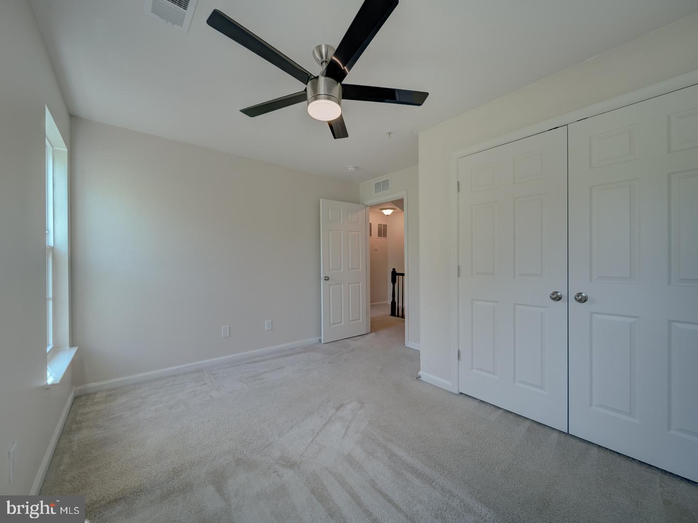 CASCADES PLACE CONDOMINIUM - Residential Lease