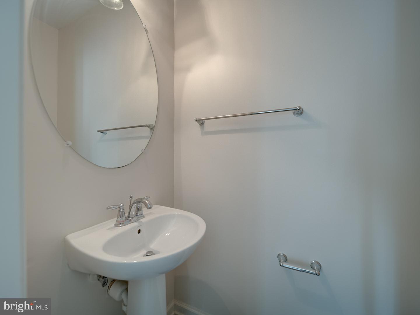 CASCADES PLACE CONDOMINIUM - Residential Lease