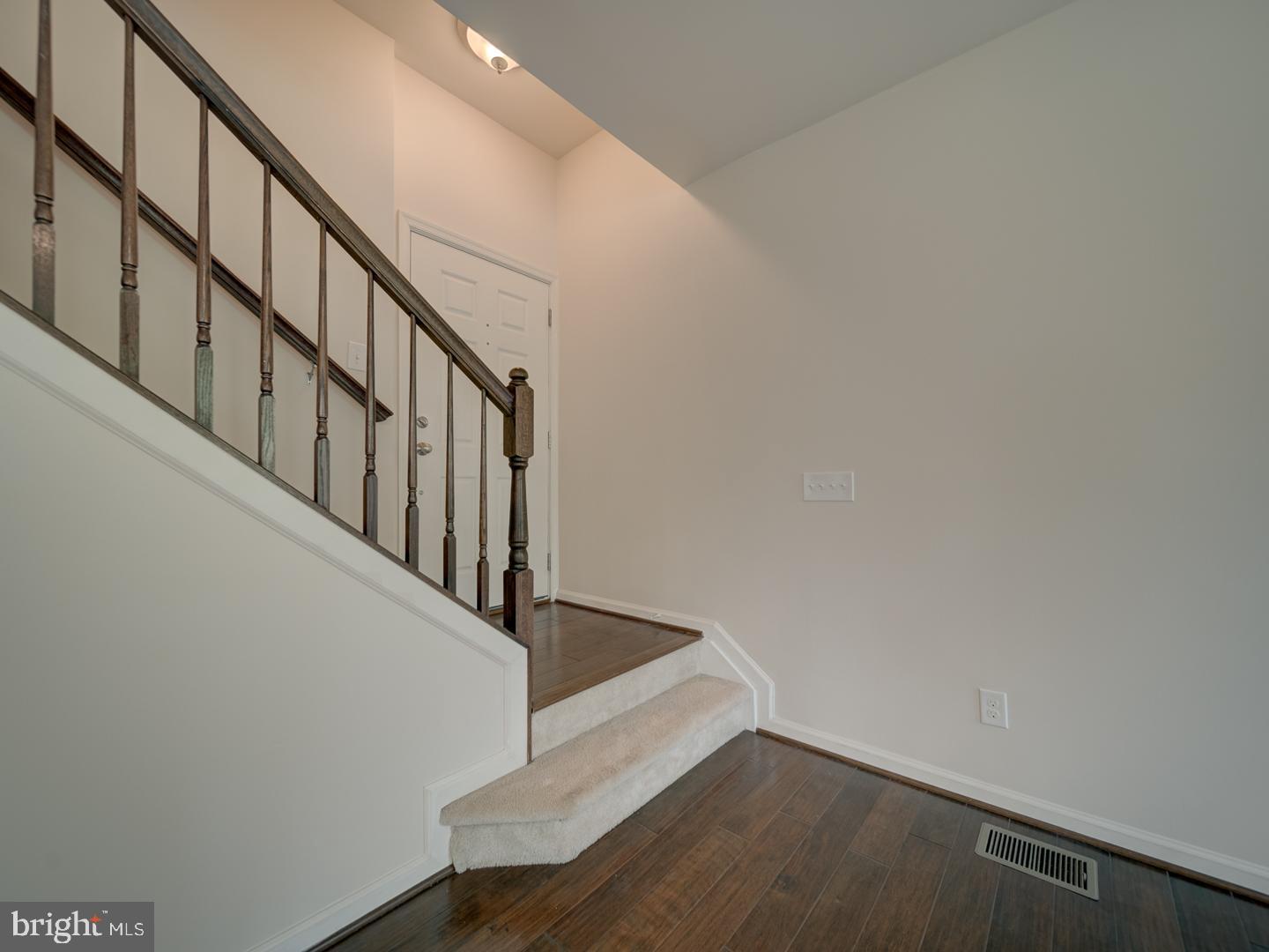 CASCADES PLACE CONDOMINIUM - Residential Lease