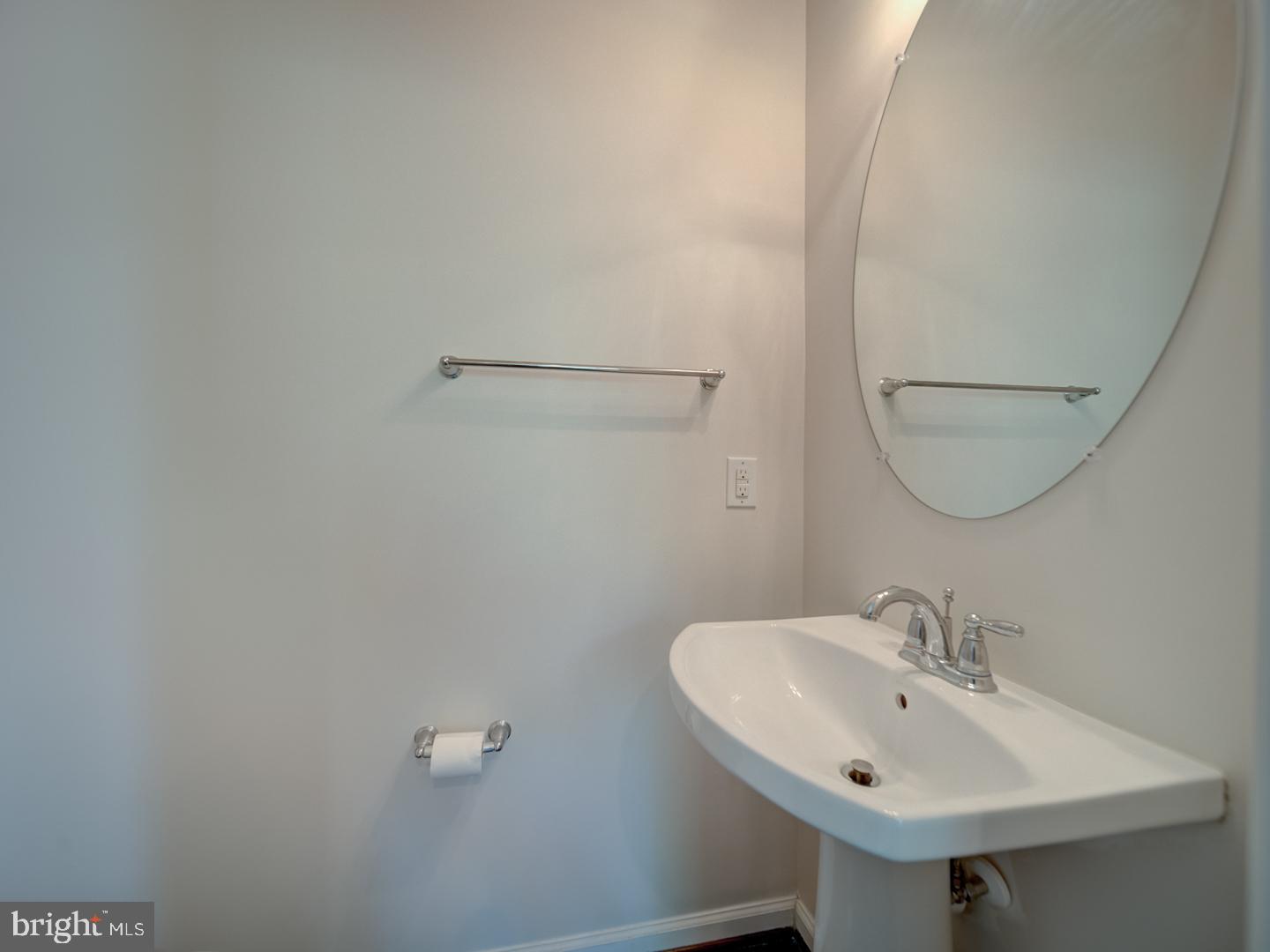 CASCADES PLACE CONDOMINIUM - Residential Lease