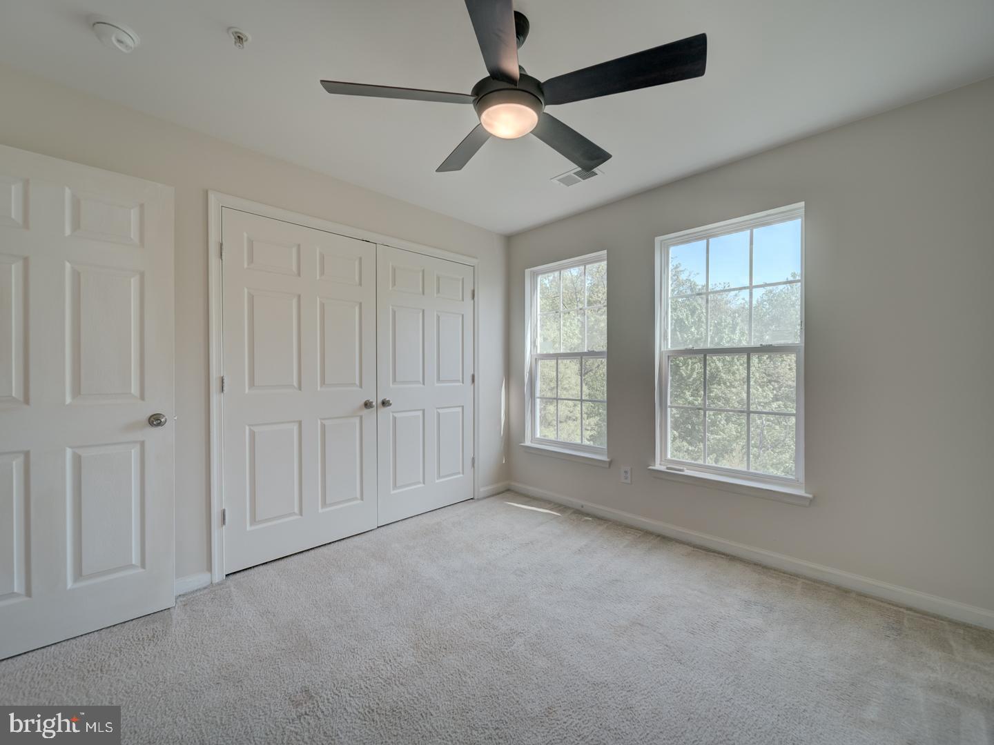 CASCADES PLACE CONDOMINIUM - Residential Lease