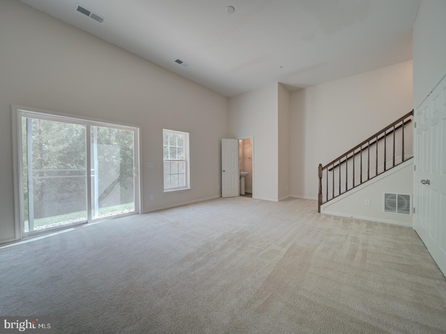 CASCADES PLACE CONDOMINIUM - Residential Lease