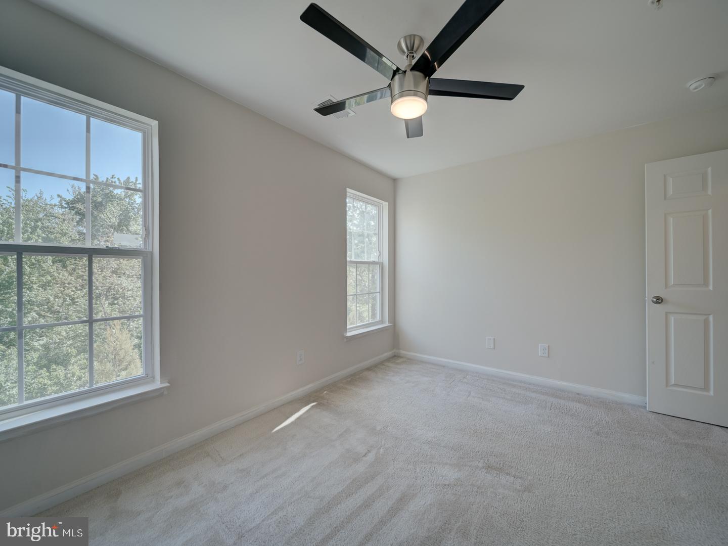 CASCADES PLACE CONDOMINIUM - Residential Lease