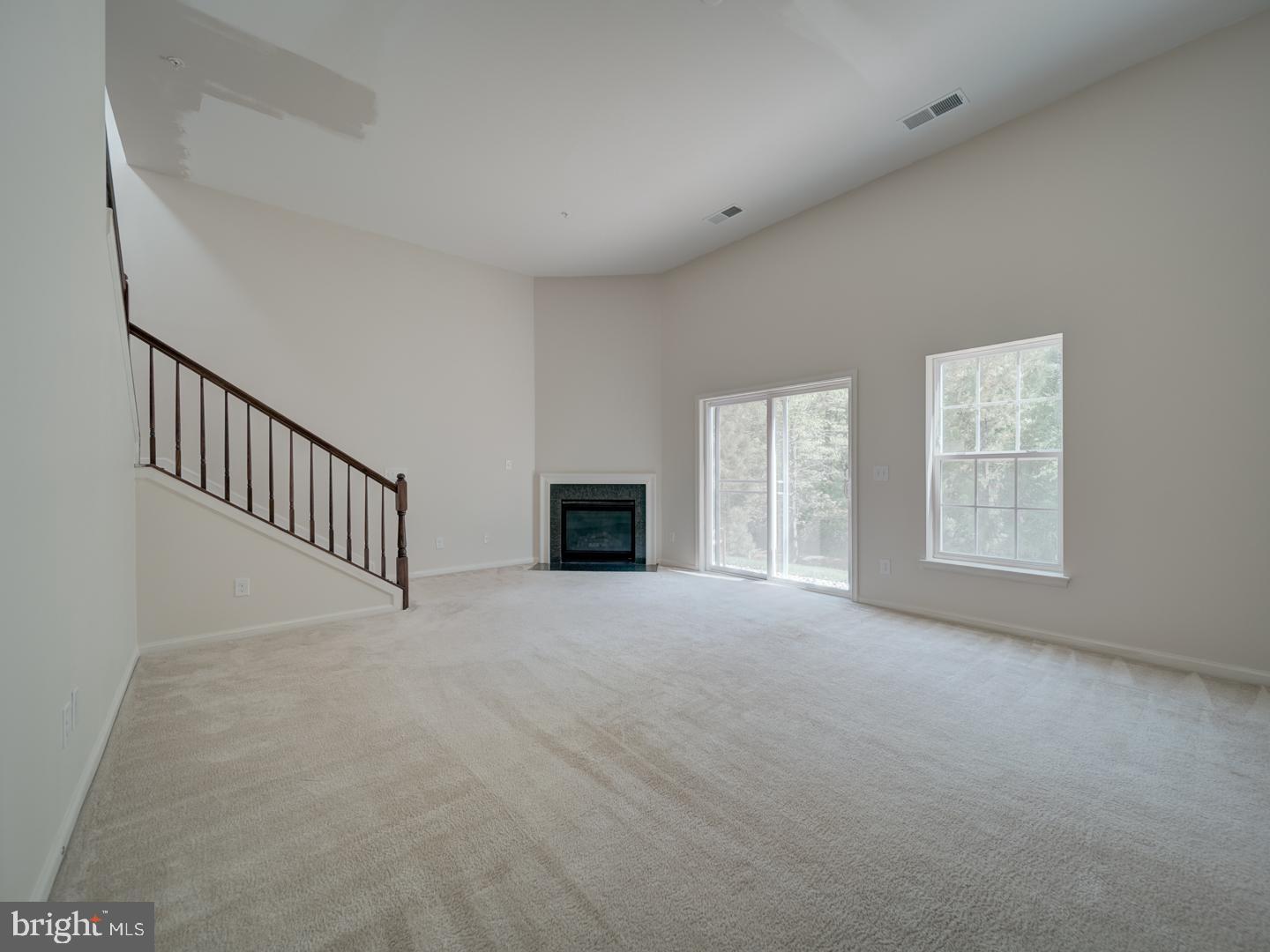 CASCADES PLACE CONDOMINIUM - Residential Lease