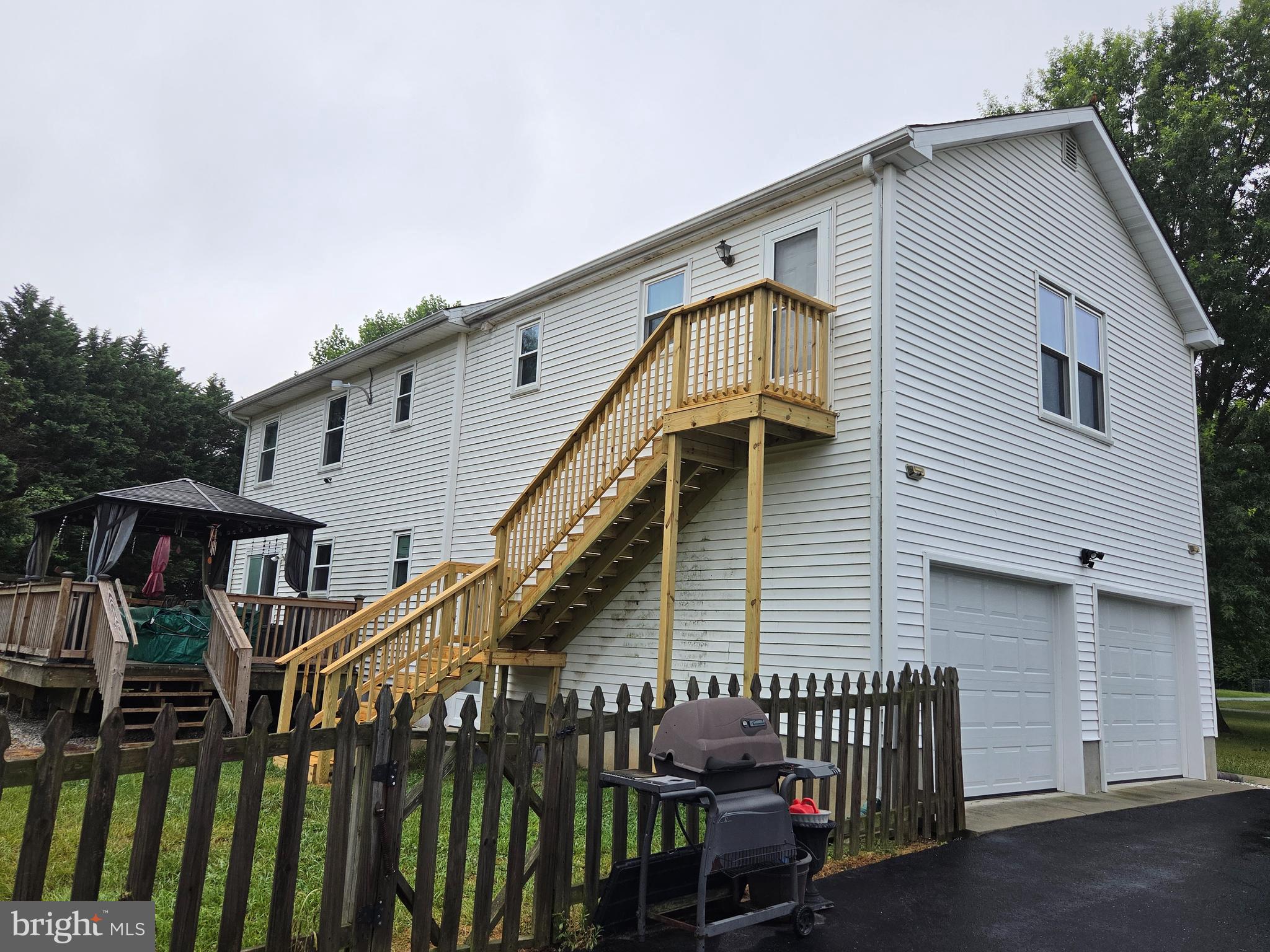 105 HUNTING WAY