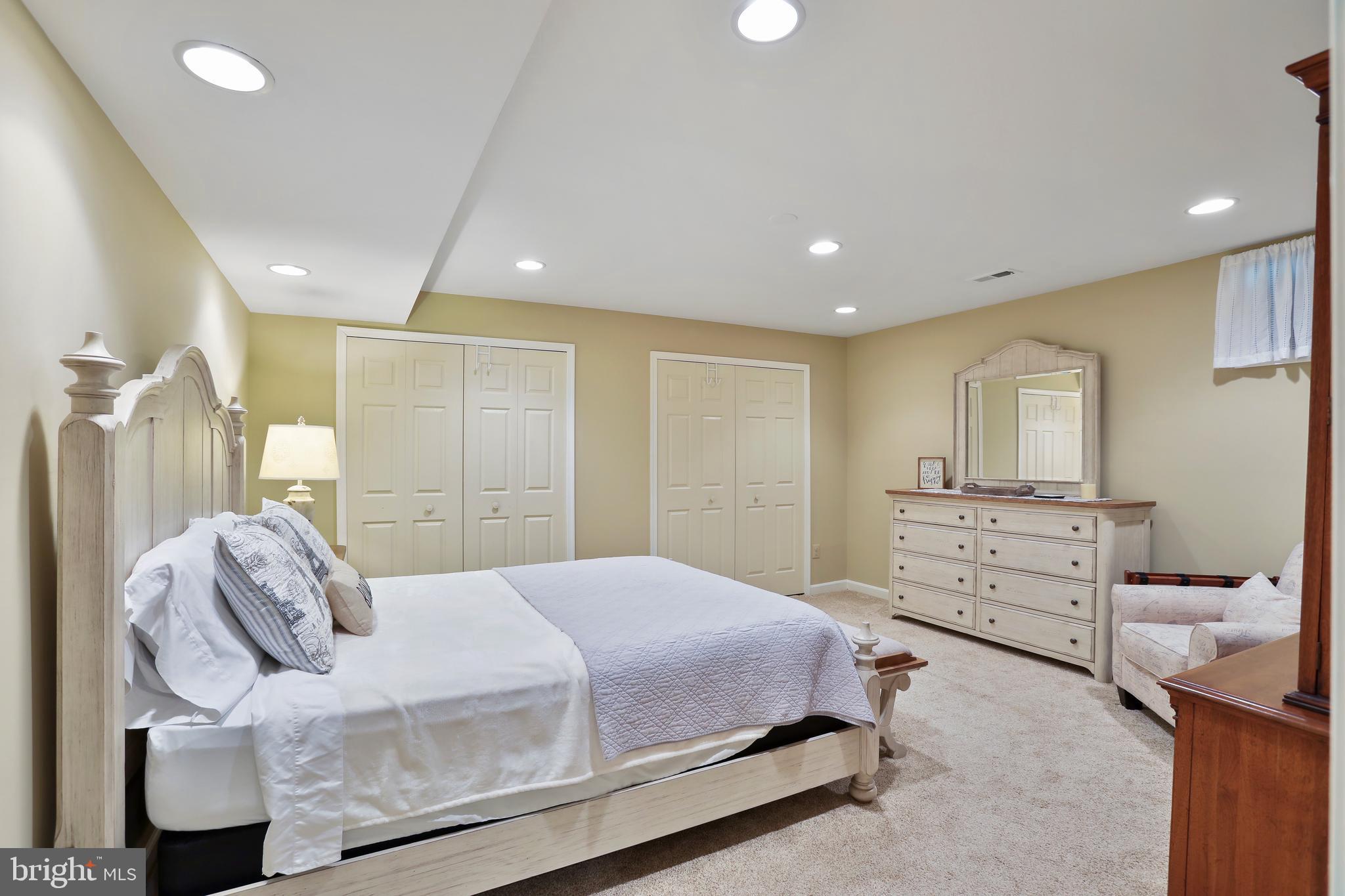 ASHBURN FARM - Residential