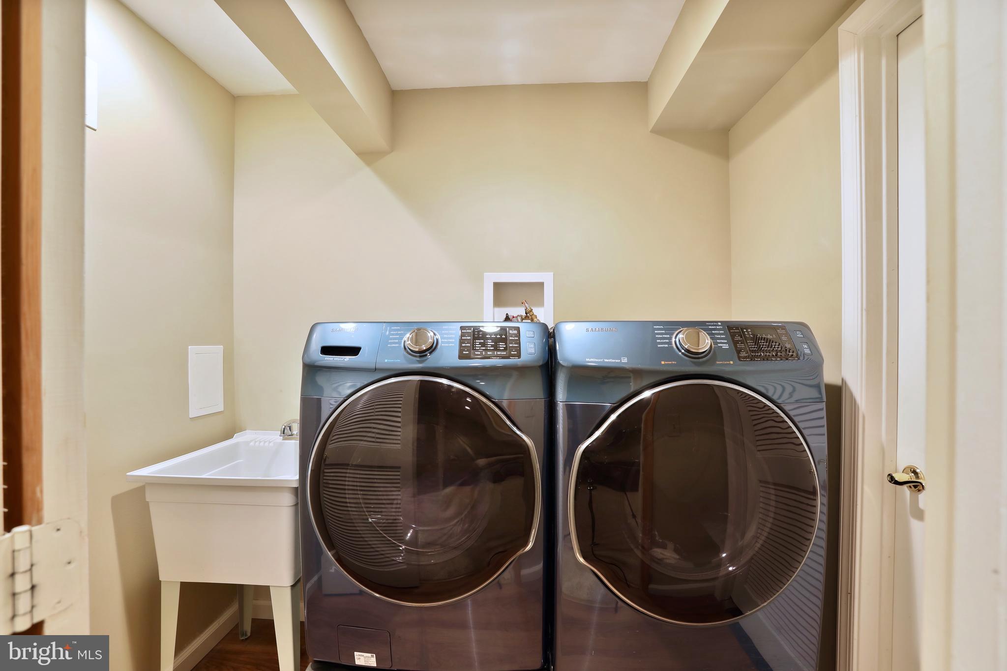 ASHBURN FARM - Residential