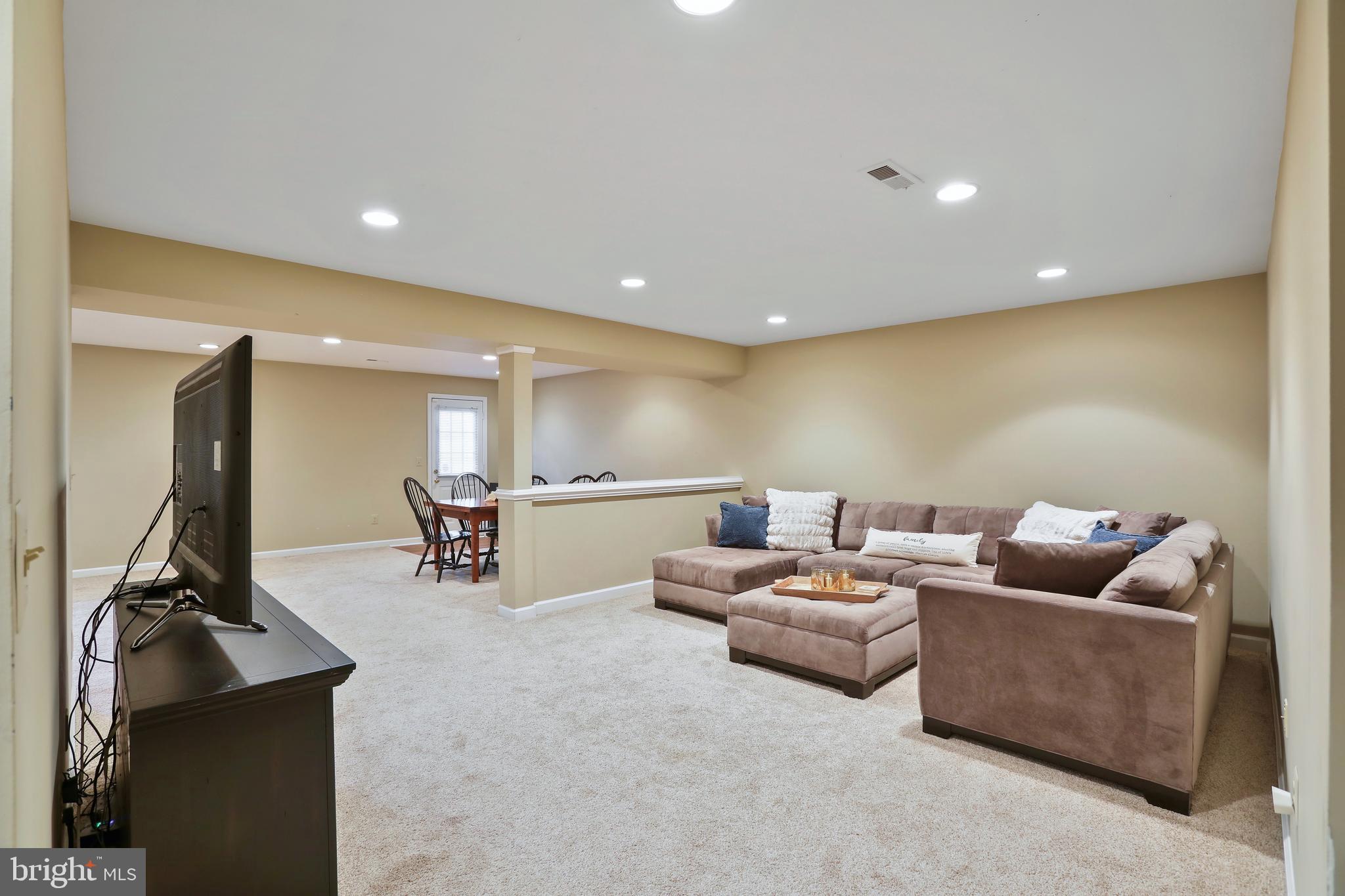 ASHBURN FARM - Residential