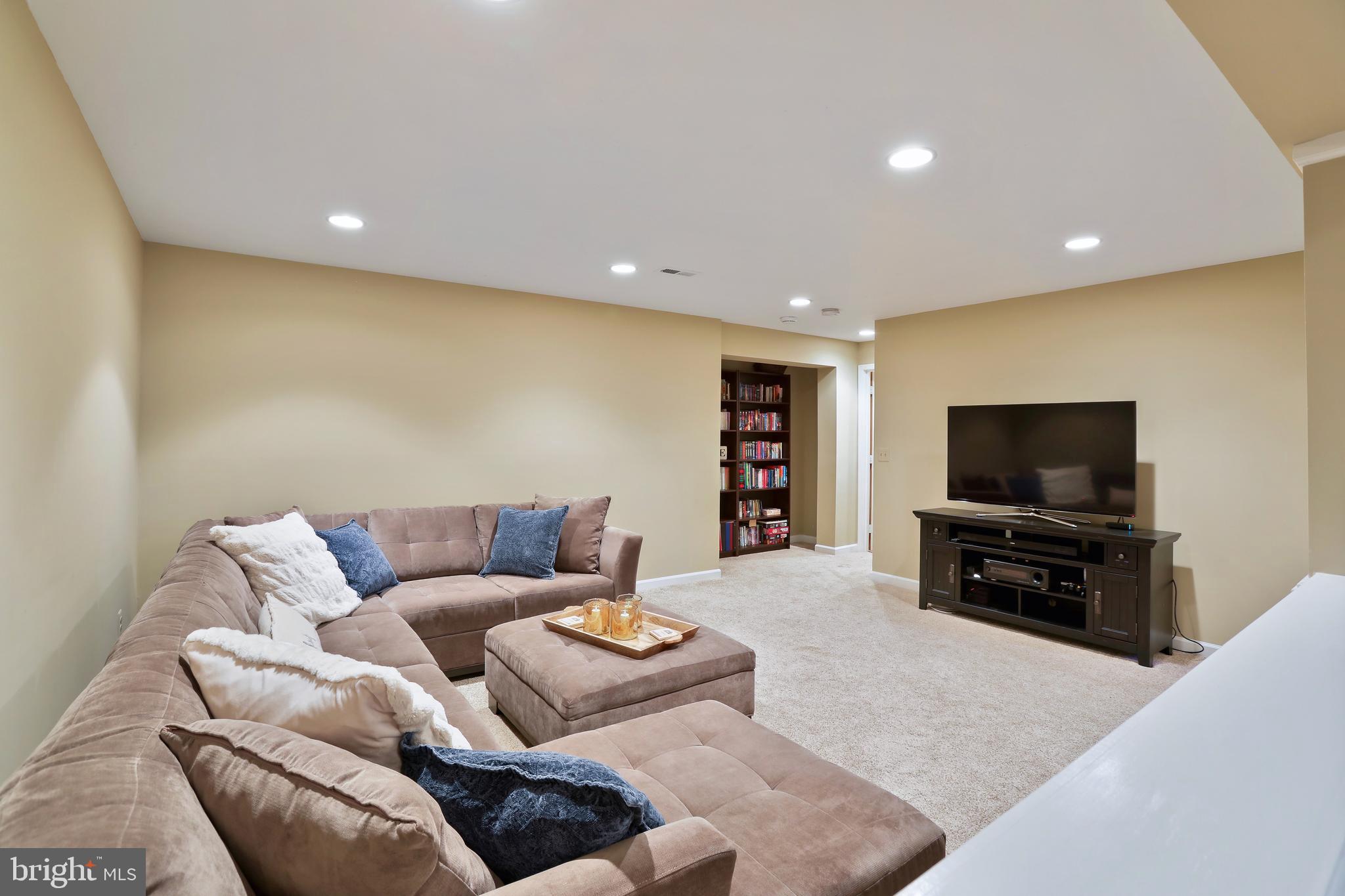 ASHBURN FARM - Residential