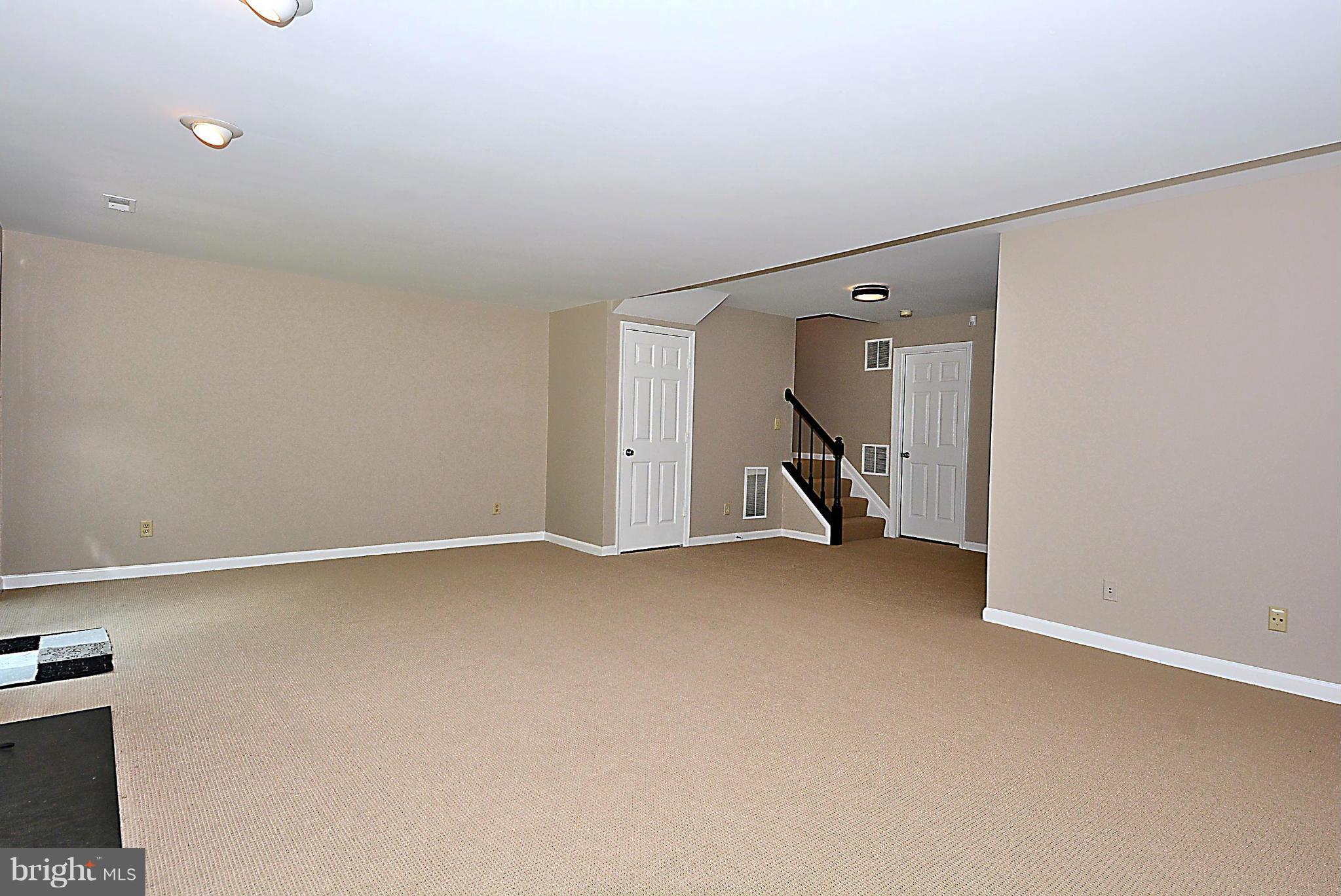 LIFESTYLE AT SULLY STATION - Residential