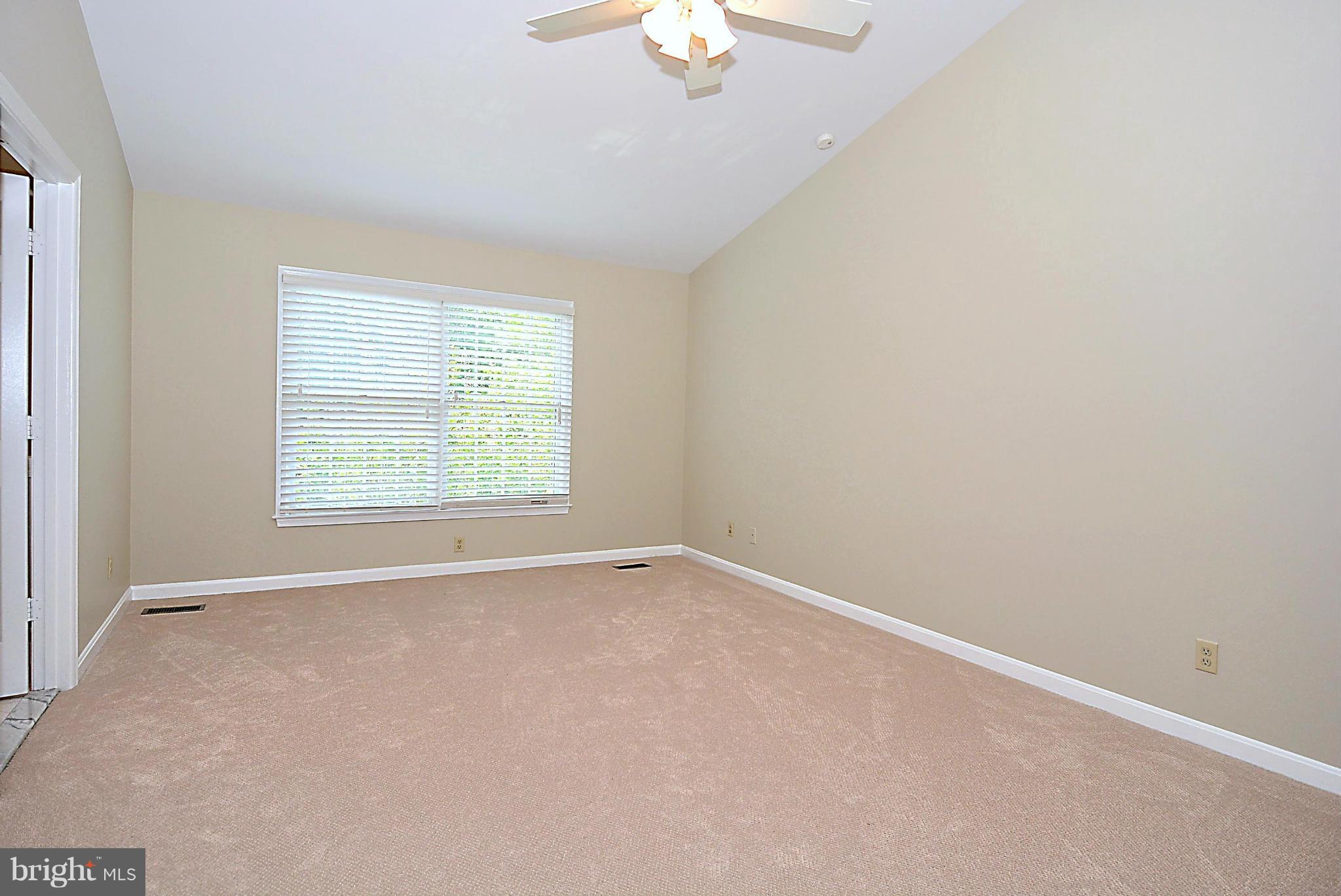 LIFESTYLE AT SULLY STATION - Residential