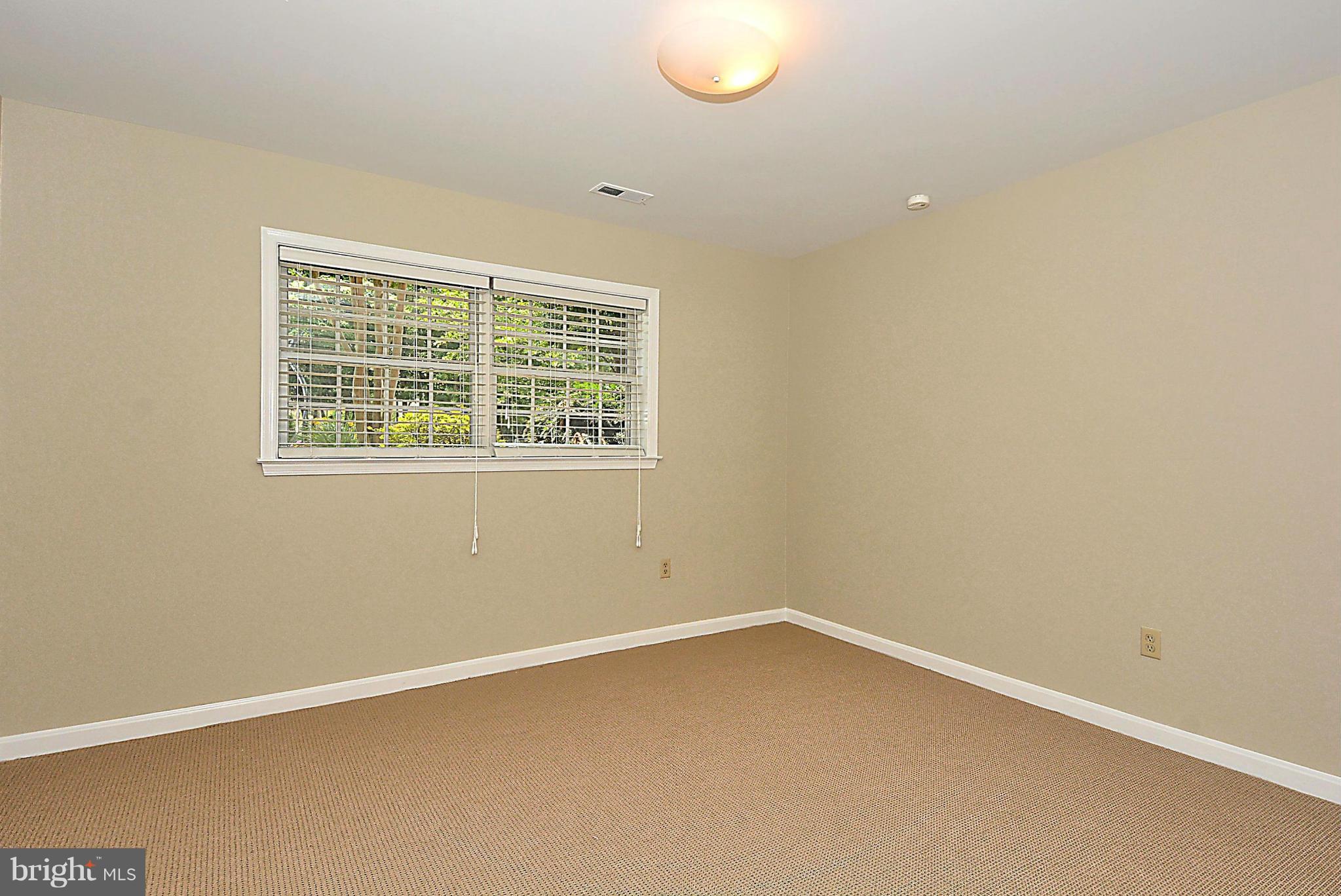 LIFESTYLE AT SULLY STATION - Residential