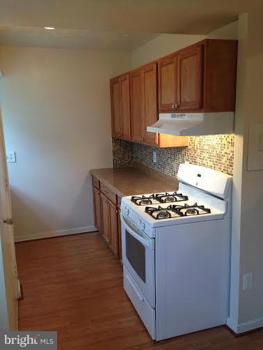 MAYFLOWER SQUARE - Residential Lease