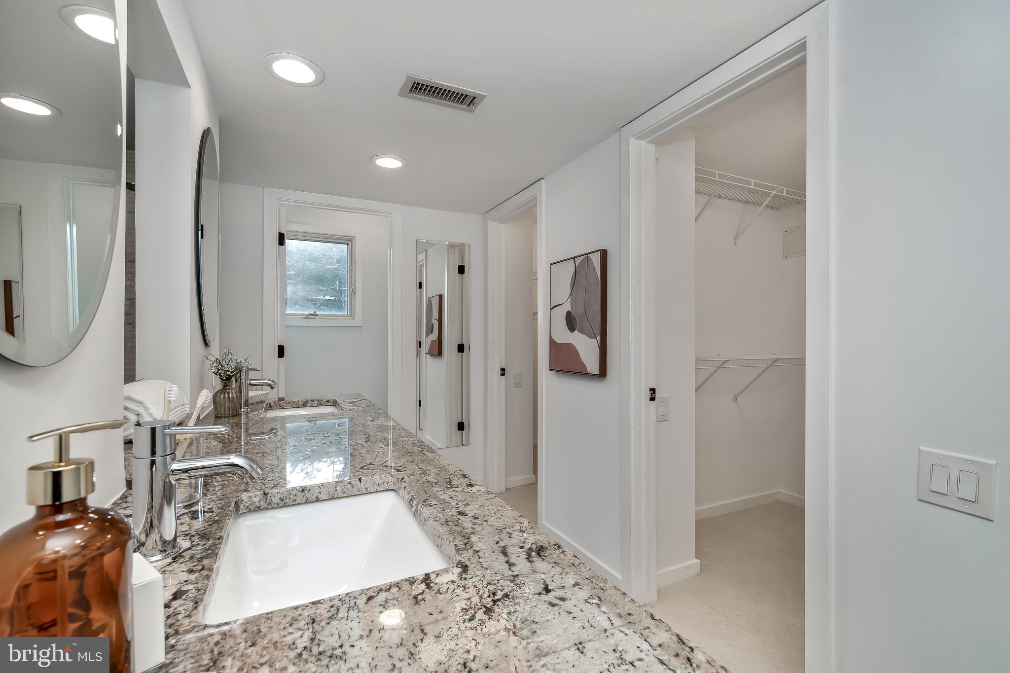 WASHINGTON SQ WEST - Residential