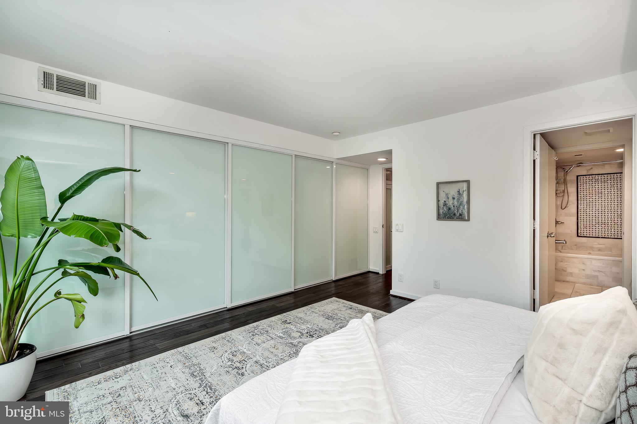 WASHINGTON SQ WEST - Residential