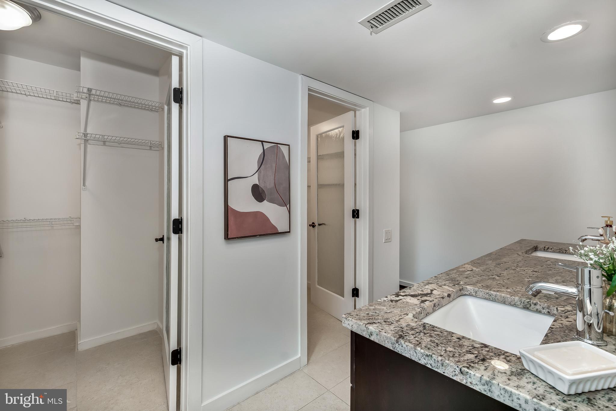 WASHINGTON SQ WEST - Residential