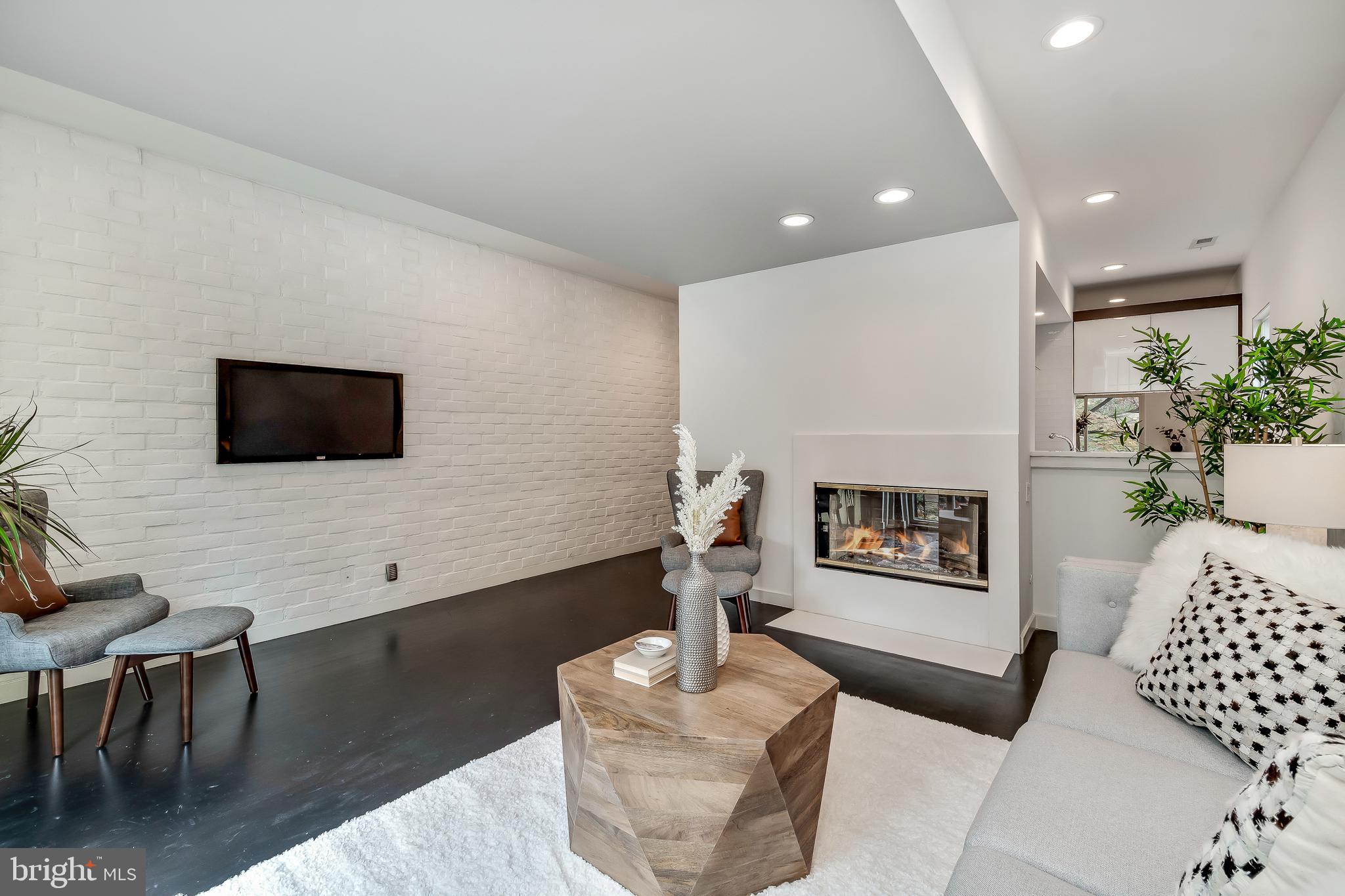 WASHINGTON SQ WEST - Residential