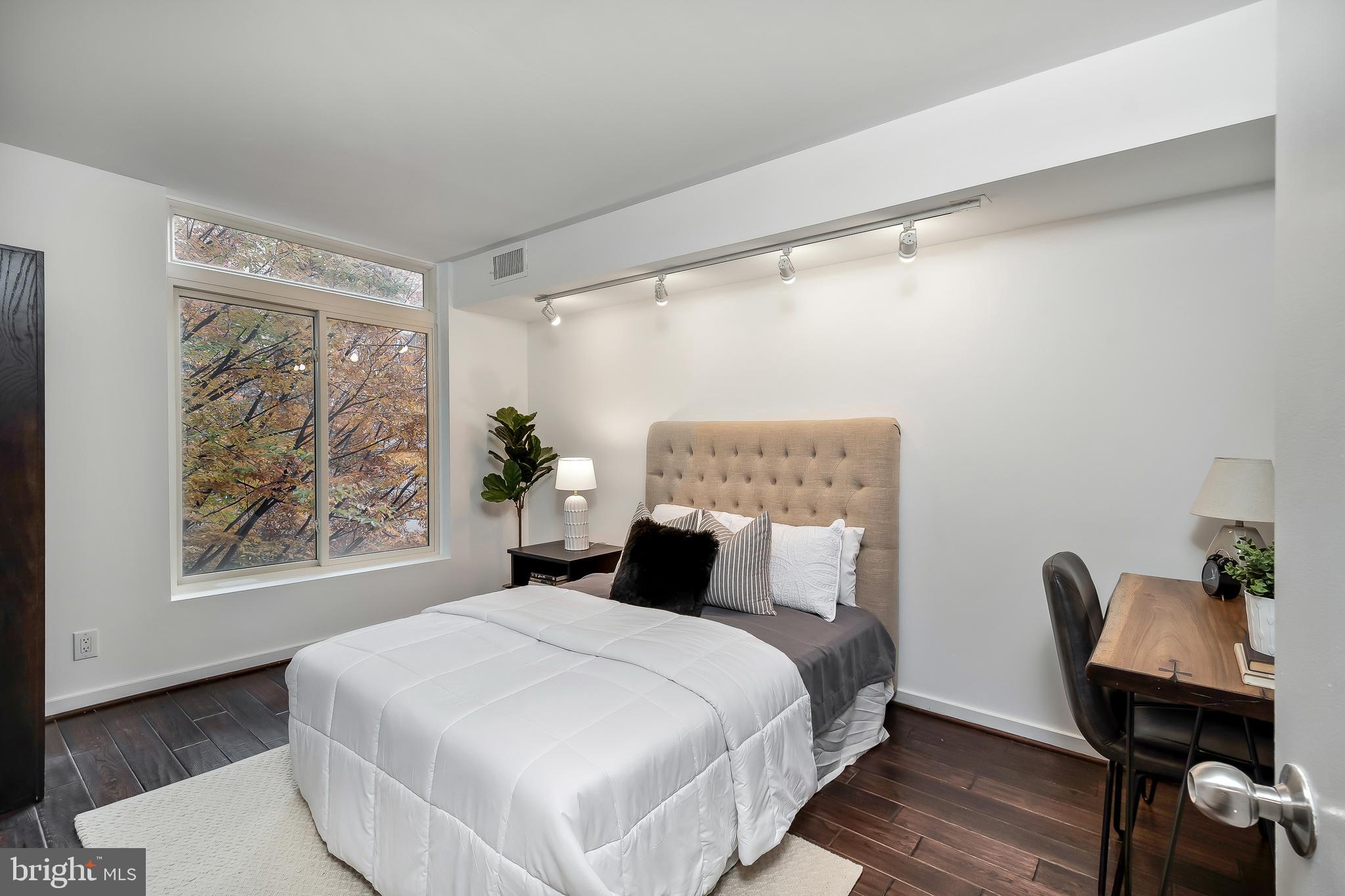 WASHINGTON SQ WEST - Residential