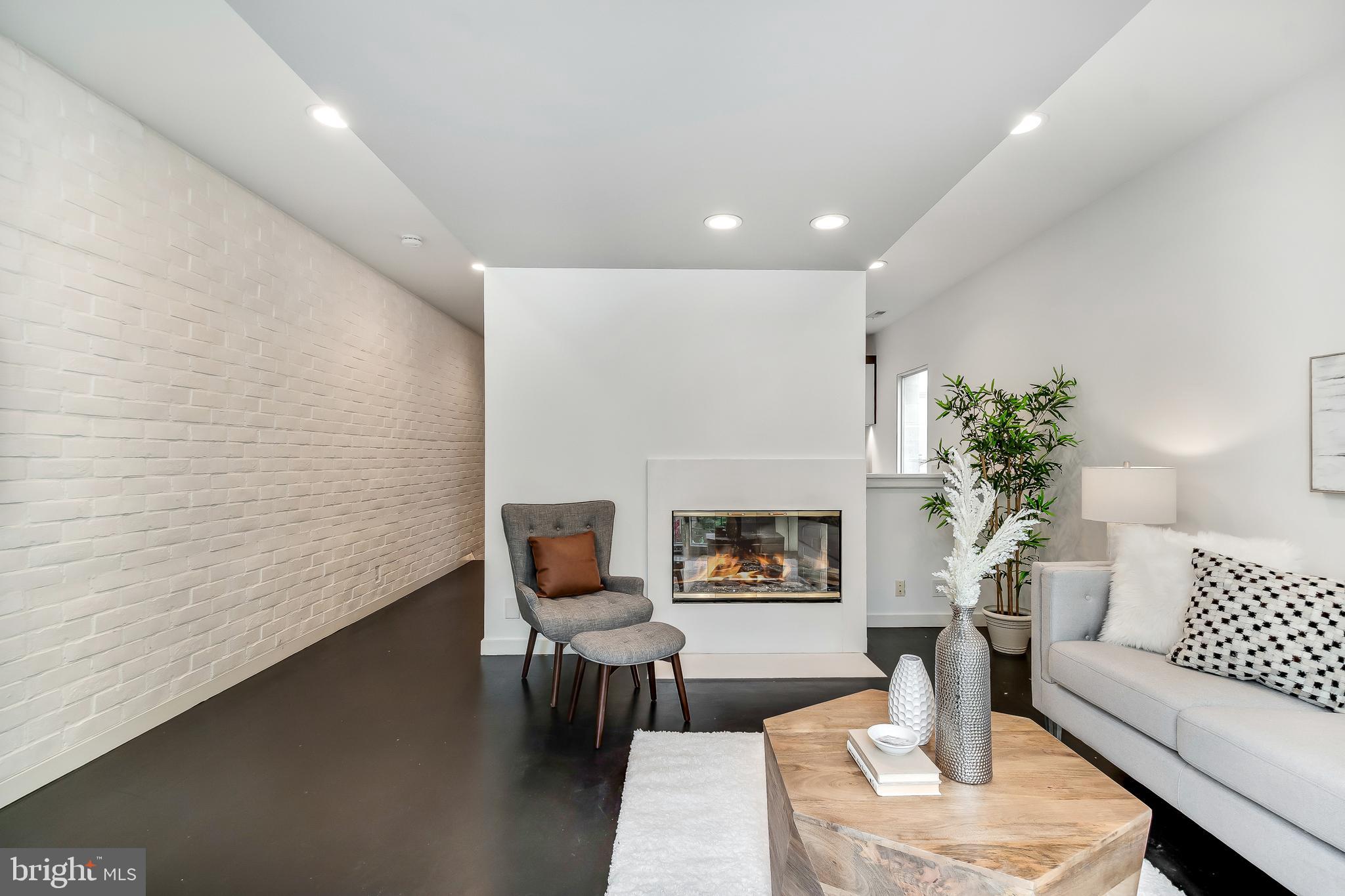 WASHINGTON SQ WEST - Residential