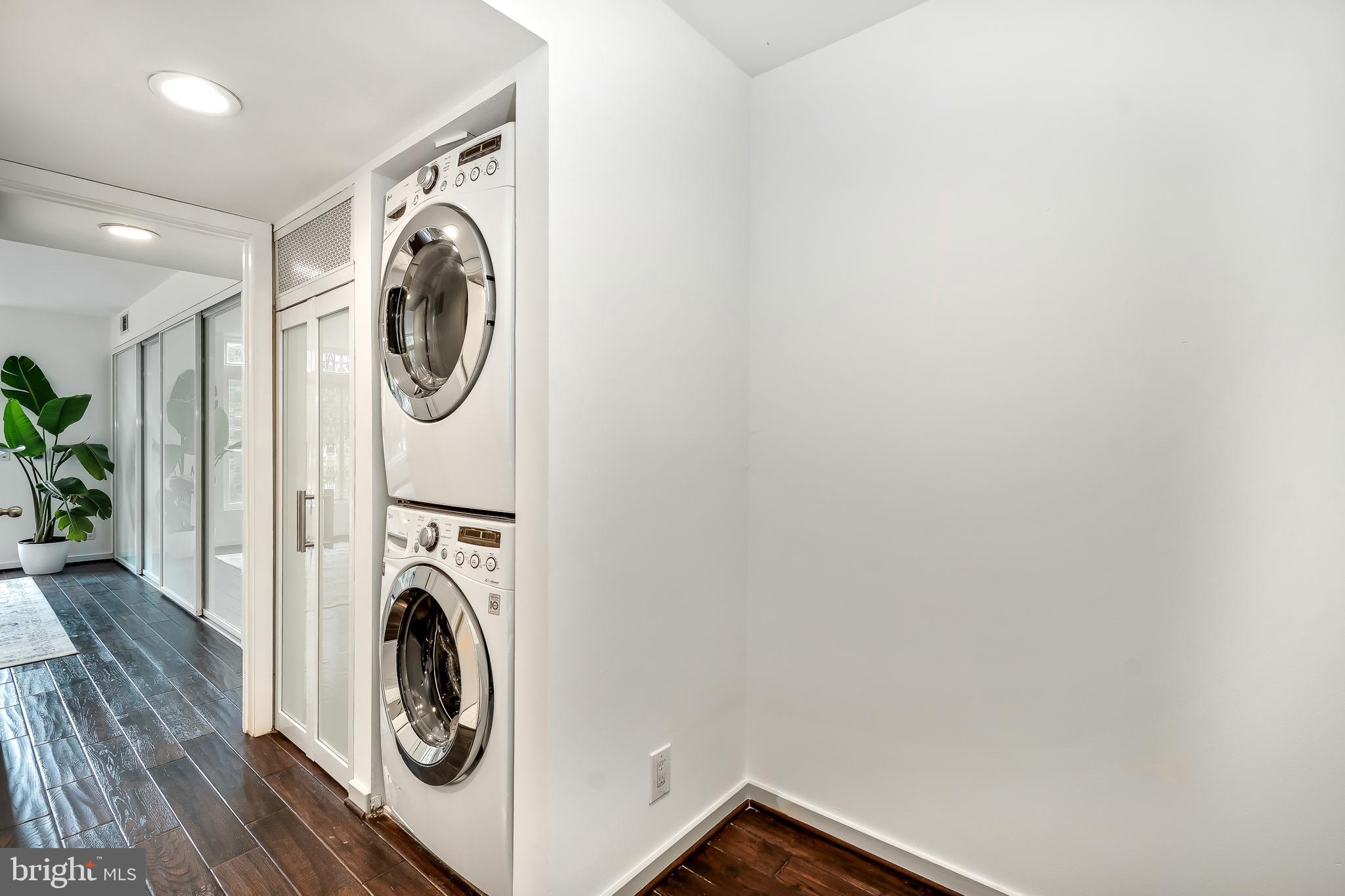 WASHINGTON SQ WEST - Residential