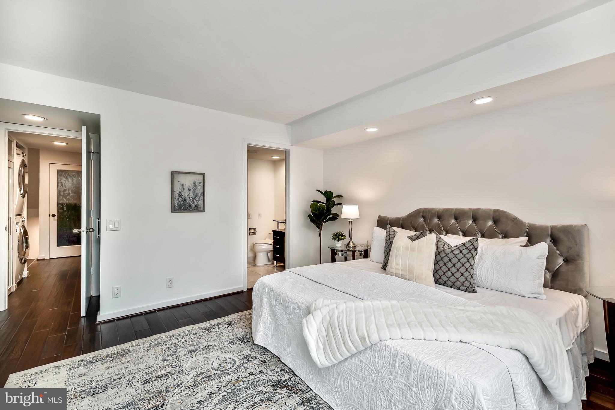 WASHINGTON SQ WEST - Residential