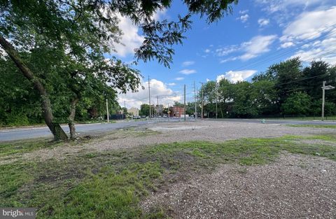 1662 FERRY AVENUE CAMDEN NJ 08104
