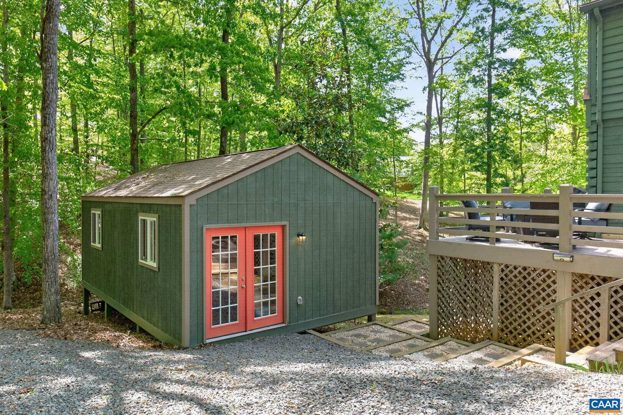 LAKE MONTICELLO - Residential