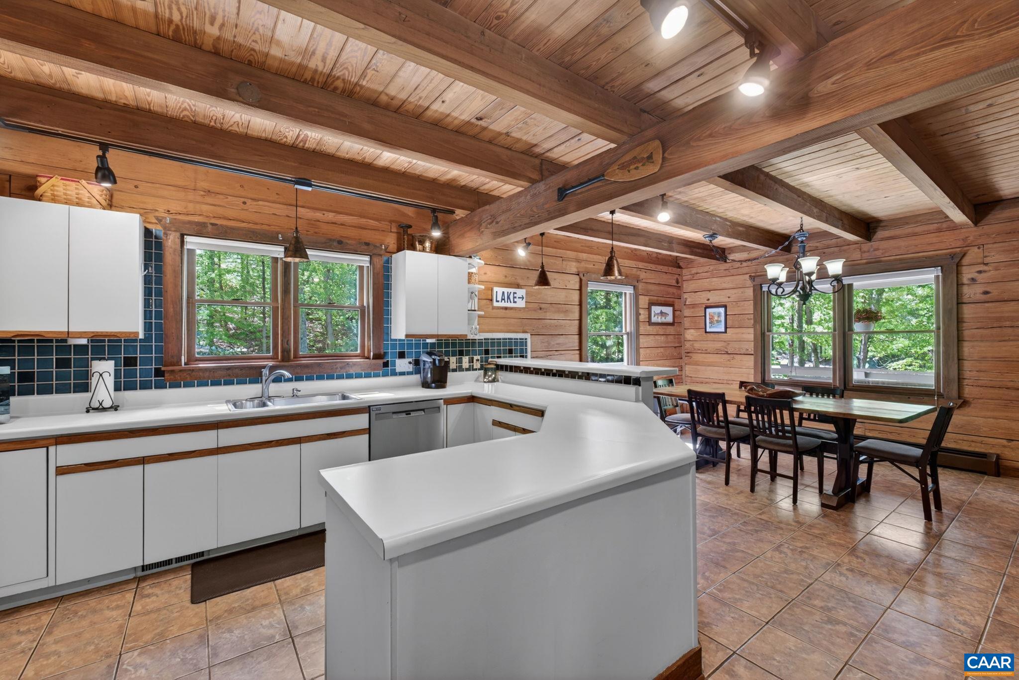 LAKE MONTICELLO - Residential