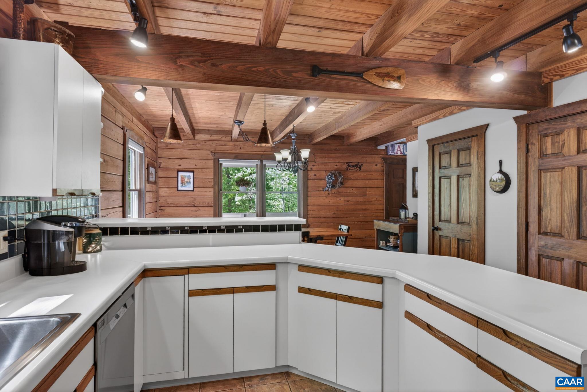 LAKE MONTICELLO - Residential