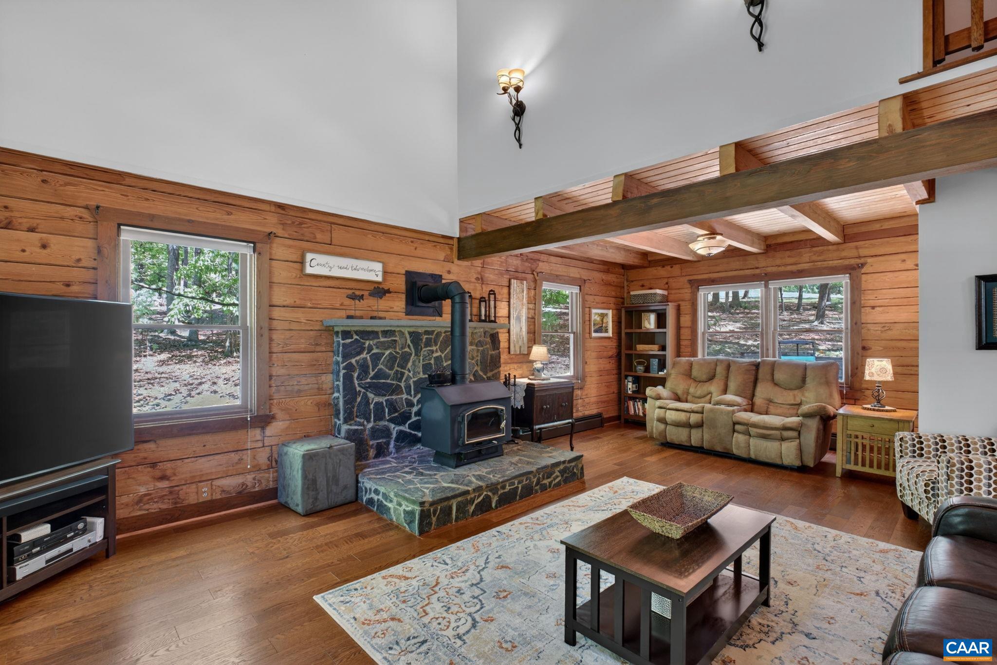 LAKE MONTICELLO - Residential
