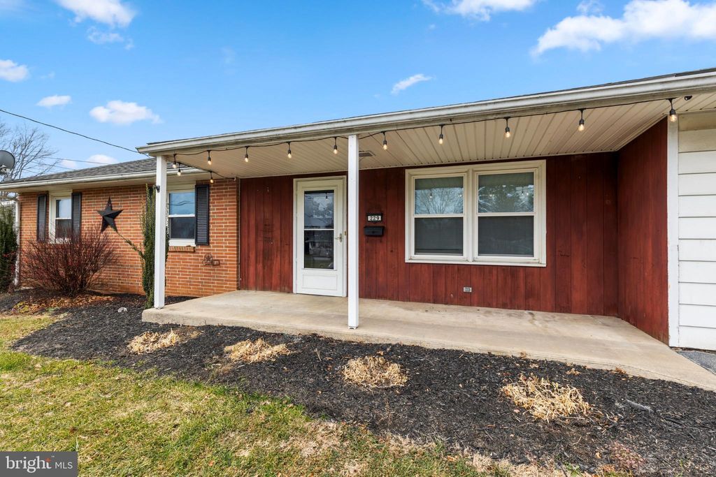 Photo of 229 Circle Drive, QUARRYVILLE, PA 17566 (MLS # PALA2081728)