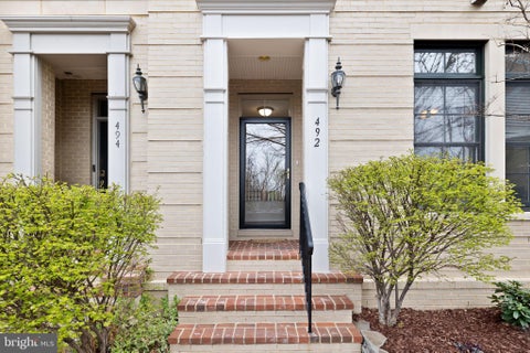 Photo of 492 Harbor Side Street, WOODBRIDGE, VA 22191 (MLS # VAPW2126656)