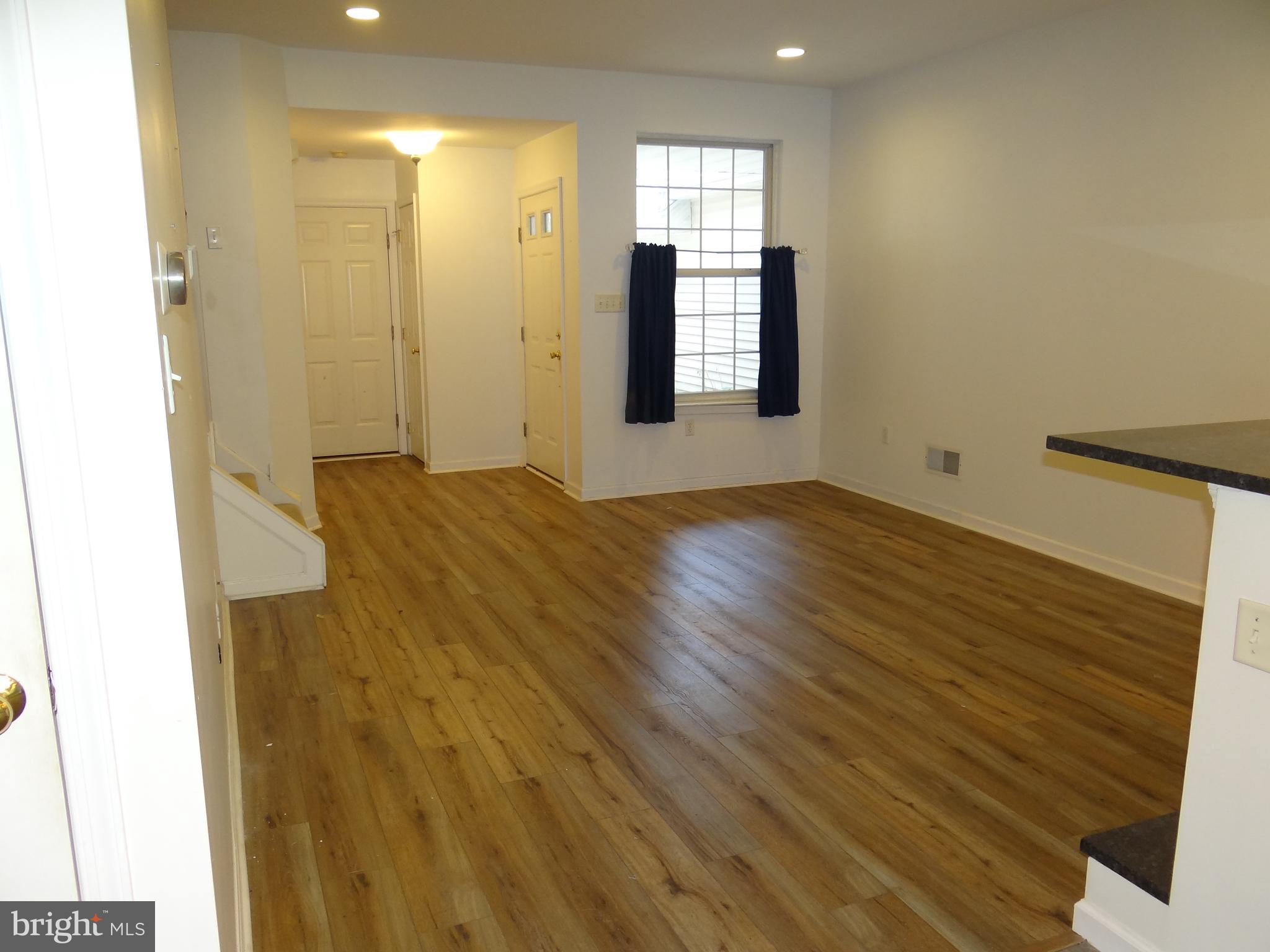 COUNTRY MEADOWS - Residential Lease