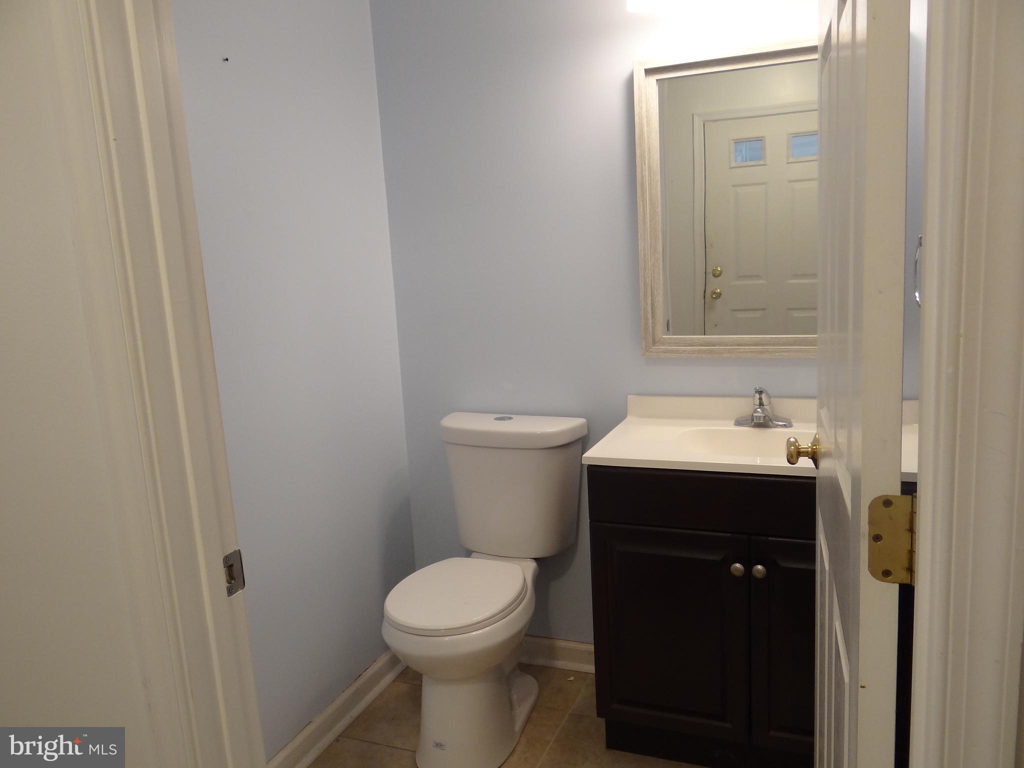 COUNTRY MEADOWS - Residential Lease