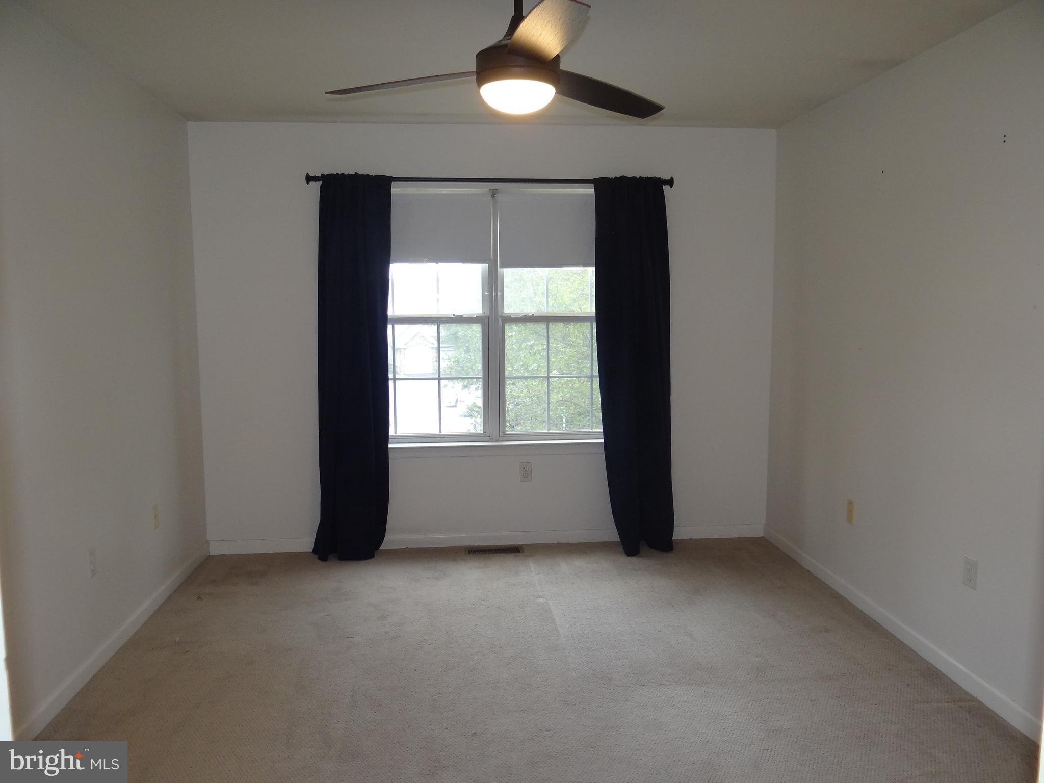 COUNTRY MEADOWS - Residential Lease