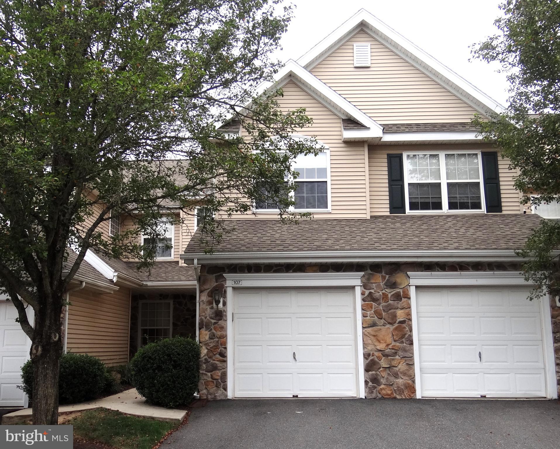 COUNTRY MEADOWS - Residential Lease