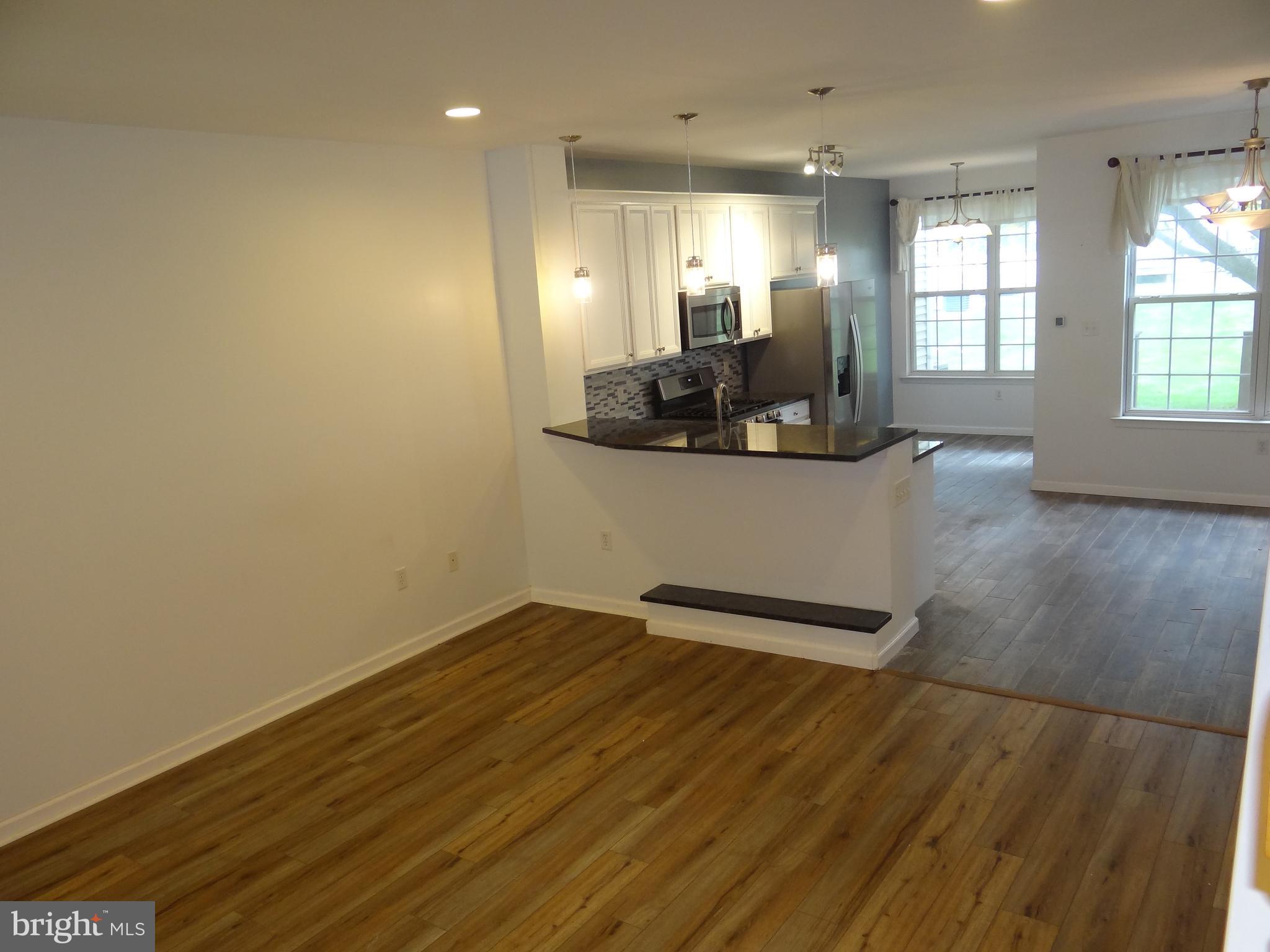 COUNTRY MEADOWS - Residential Lease