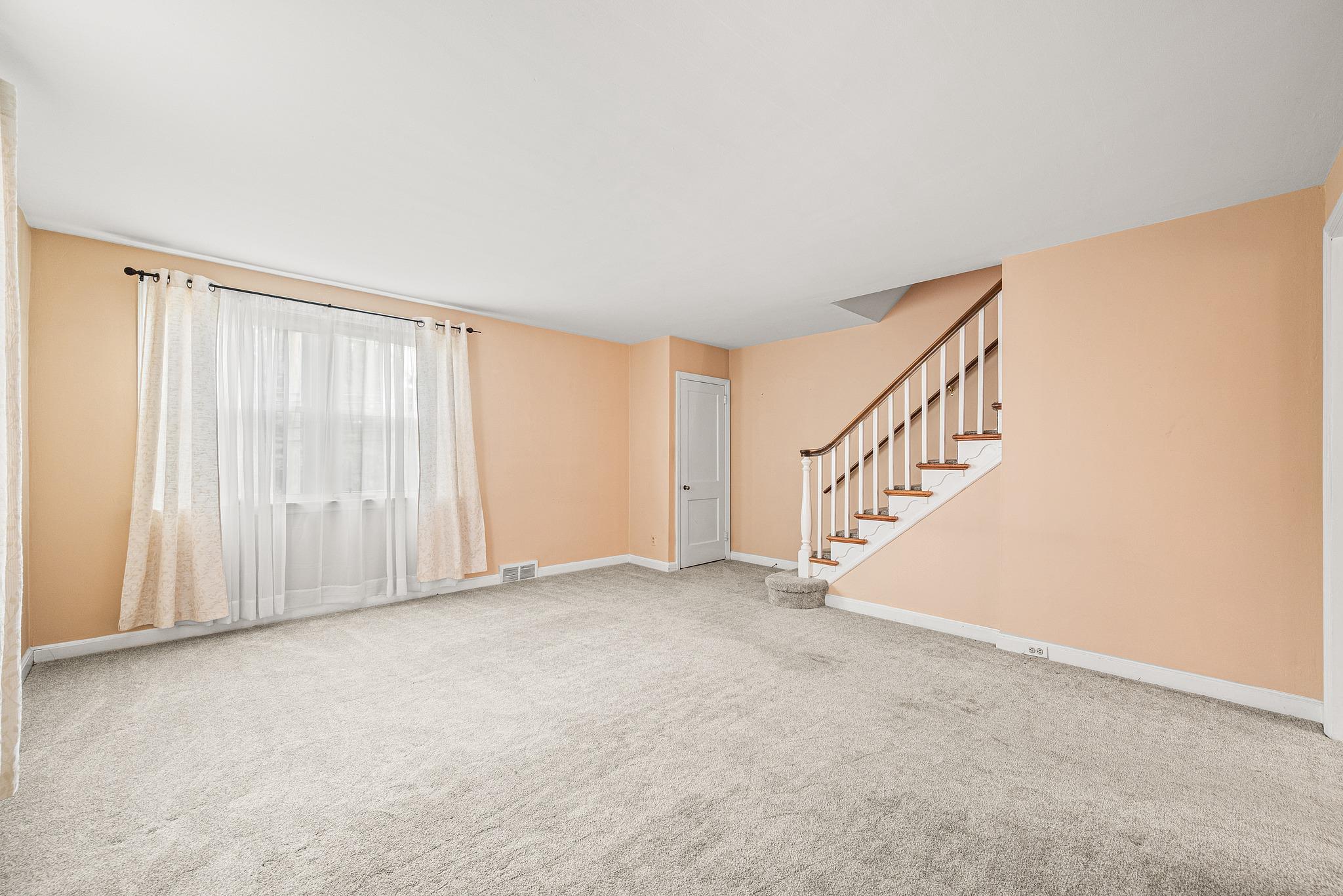4816 WOODLAND AVENUE