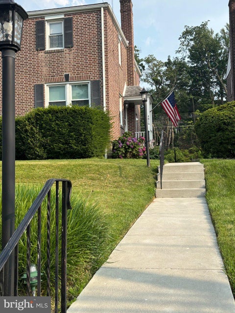 Townhouse For Sale - 4816 Woodland Avenue<br/> DREXEL HILL, PA 19026
