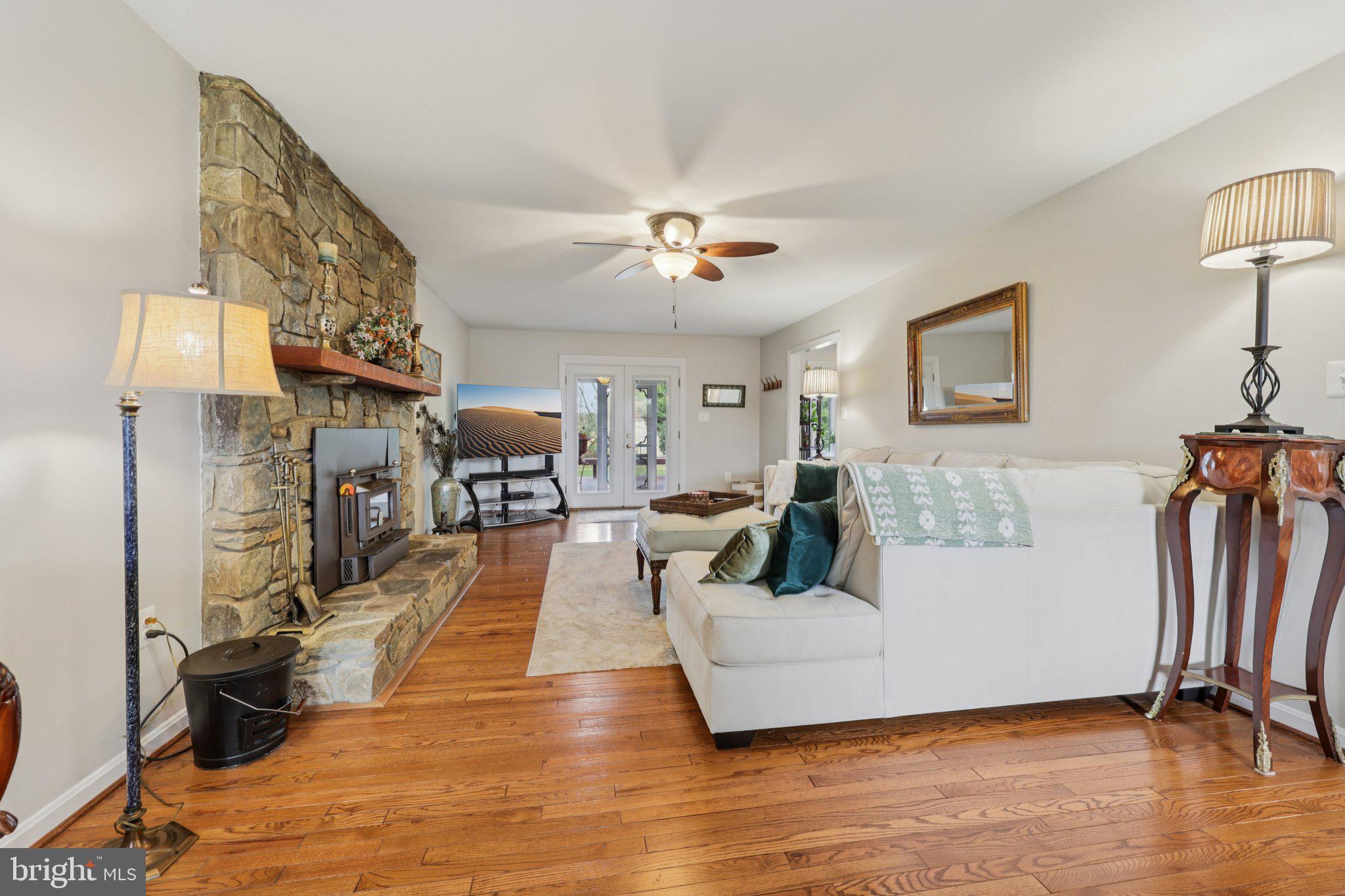 GYPSUM HILL - Residential