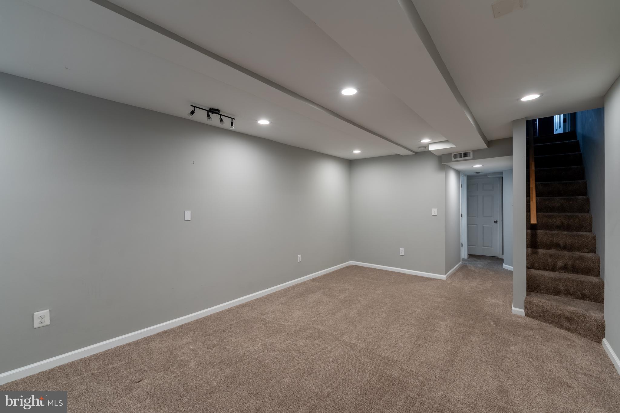 MCELDERRY PARK - Residential Lease