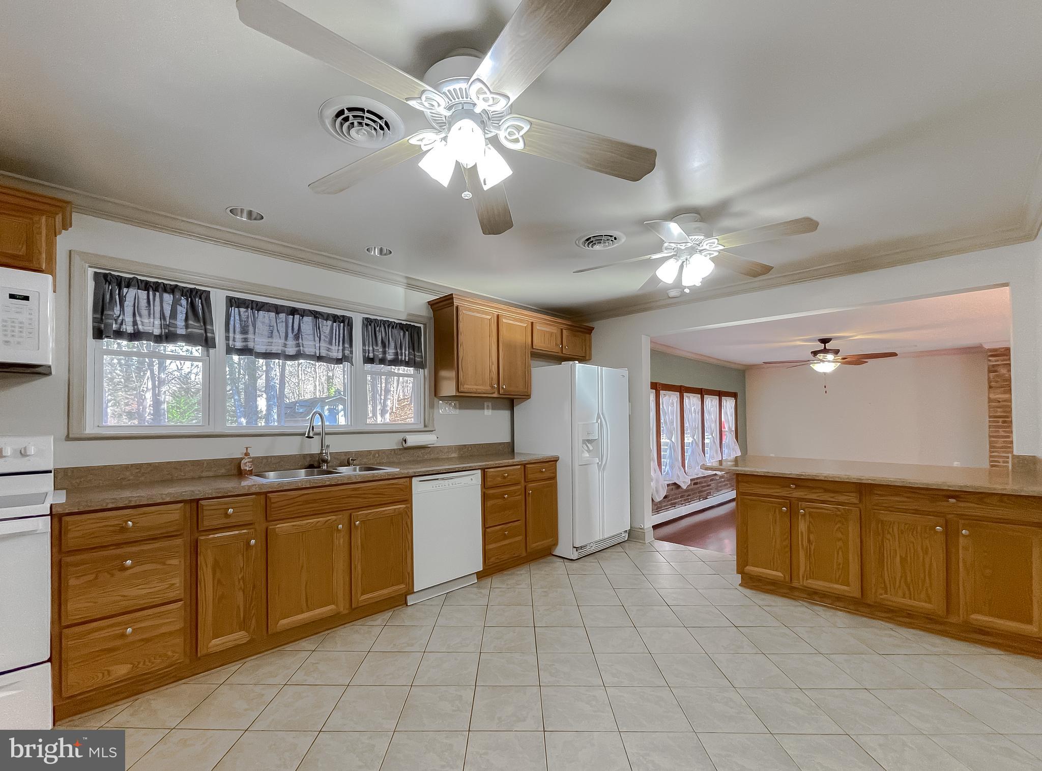 SINGING HILLS - Residential