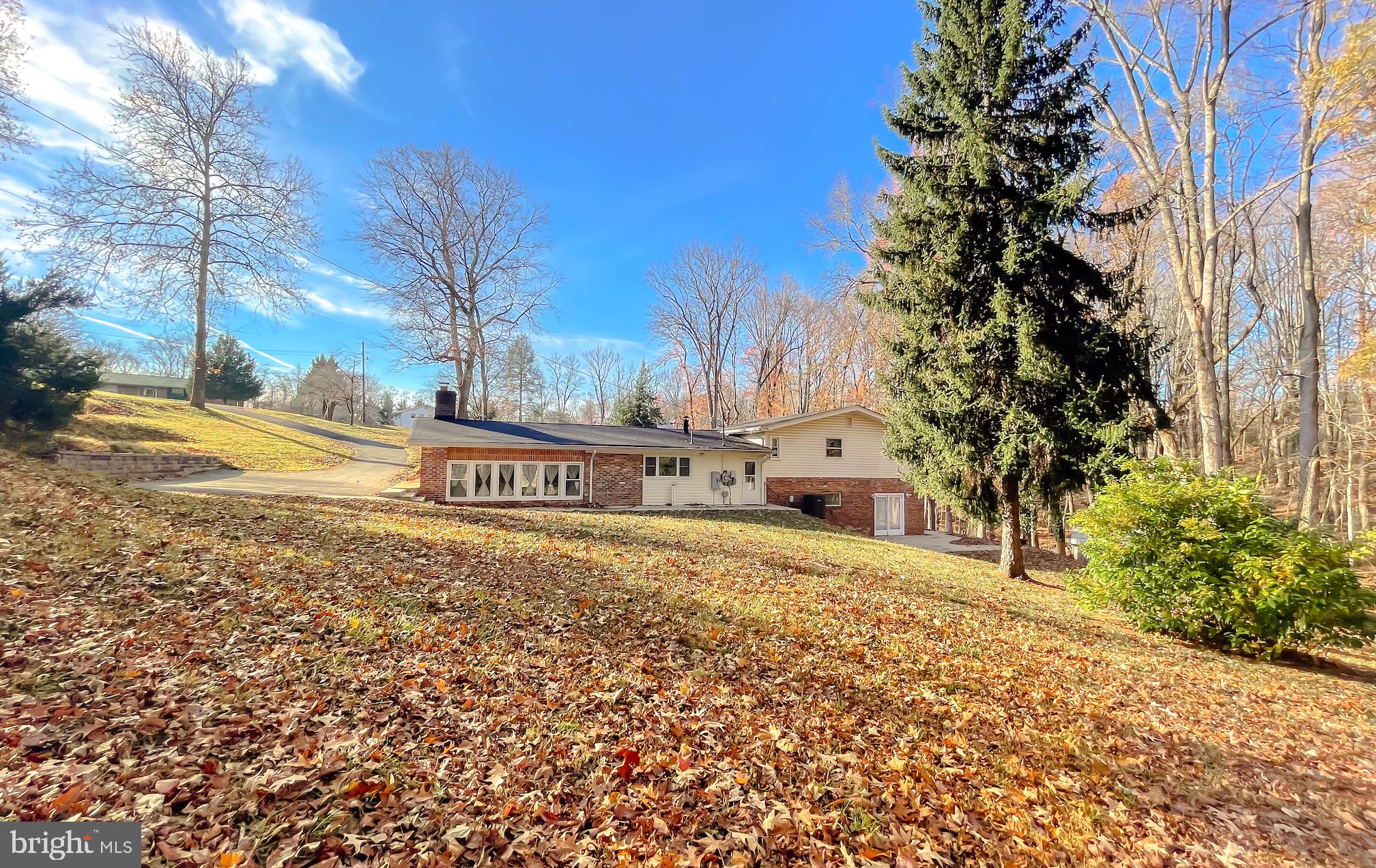 SINGING HILLS - Residential