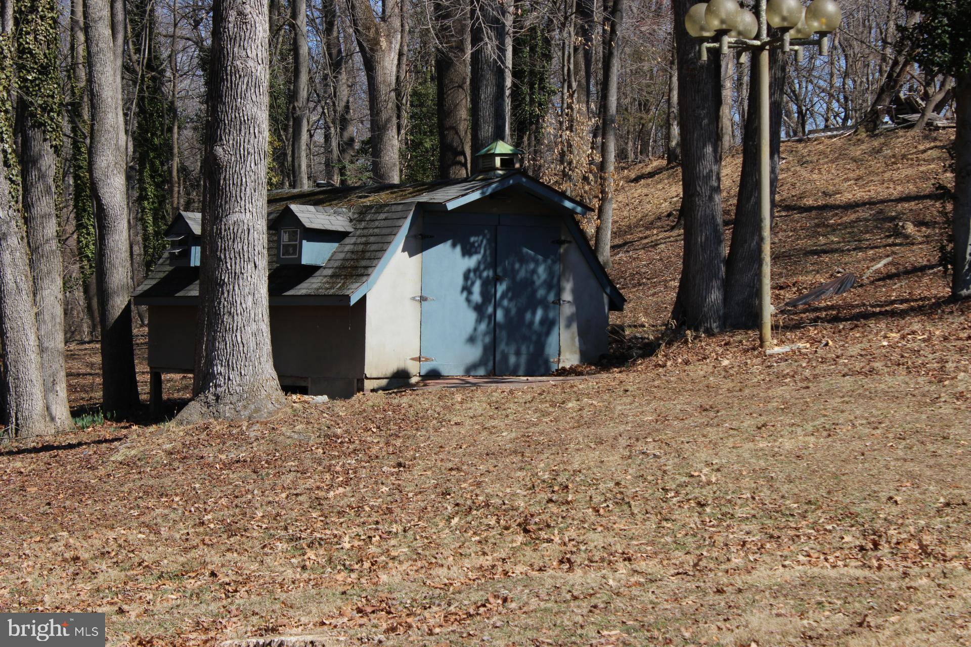 SINGING HILLS - Residential