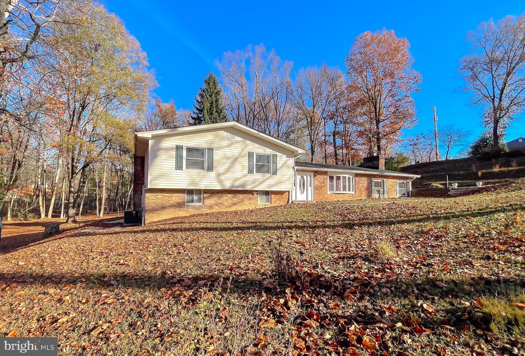 SINGING HILLS - Residential