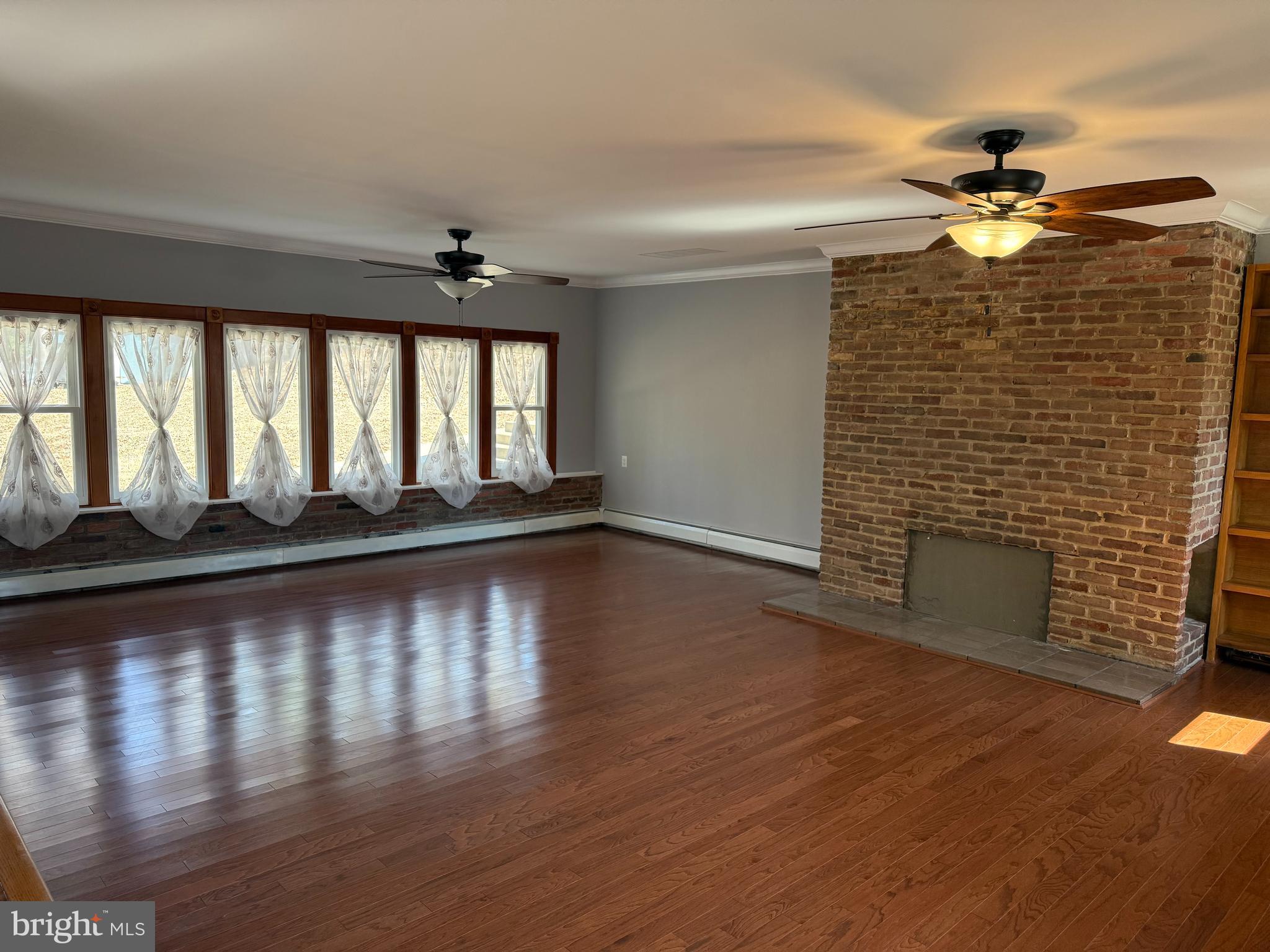 SINGING HILLS - Residential